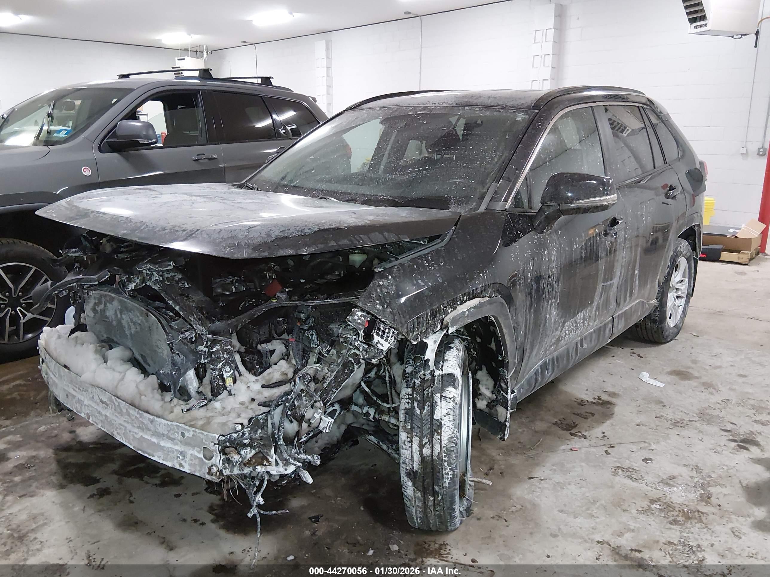 TOYOTA RAV4 image 2