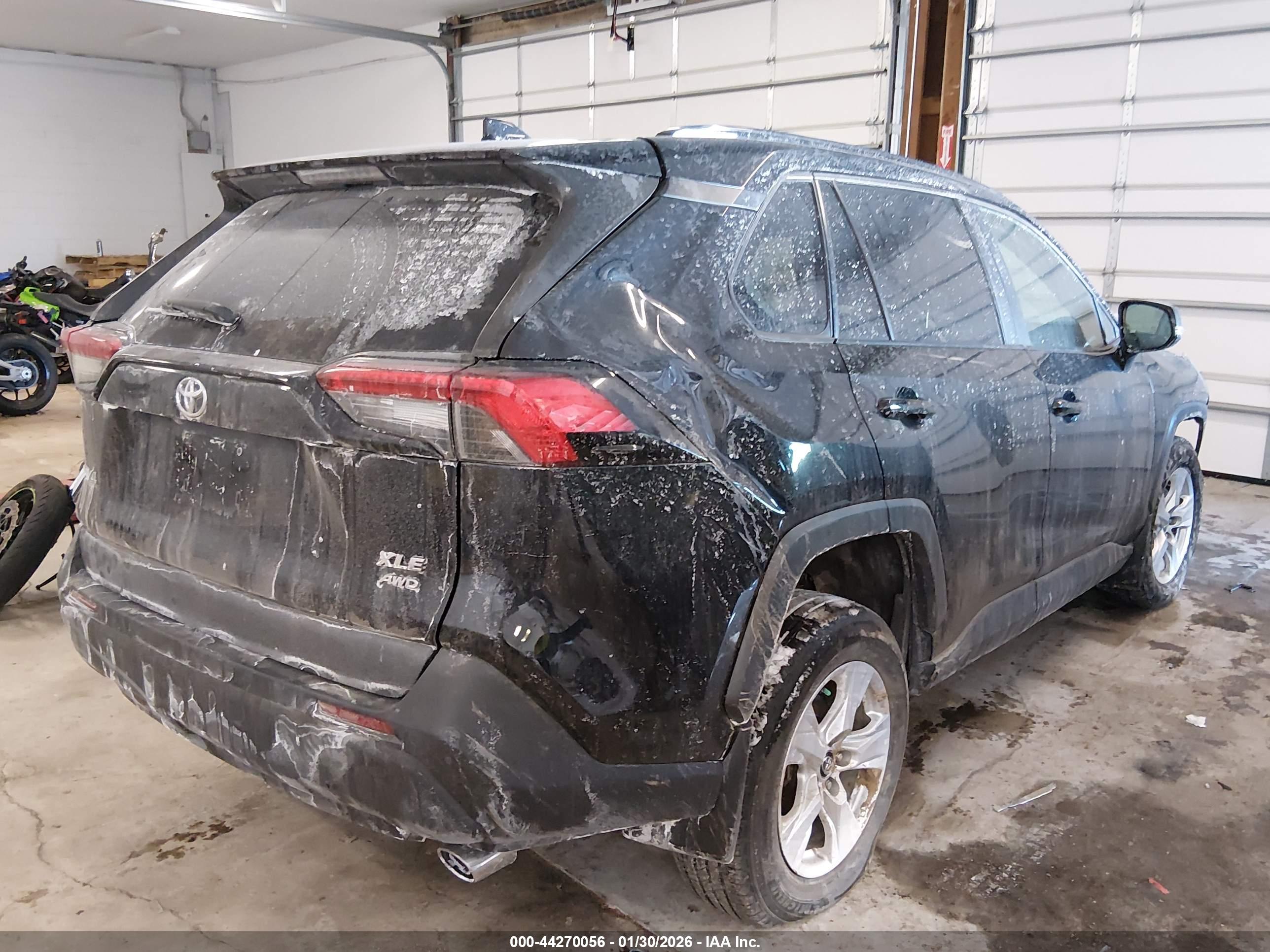 TOYOTA RAV4 image 4