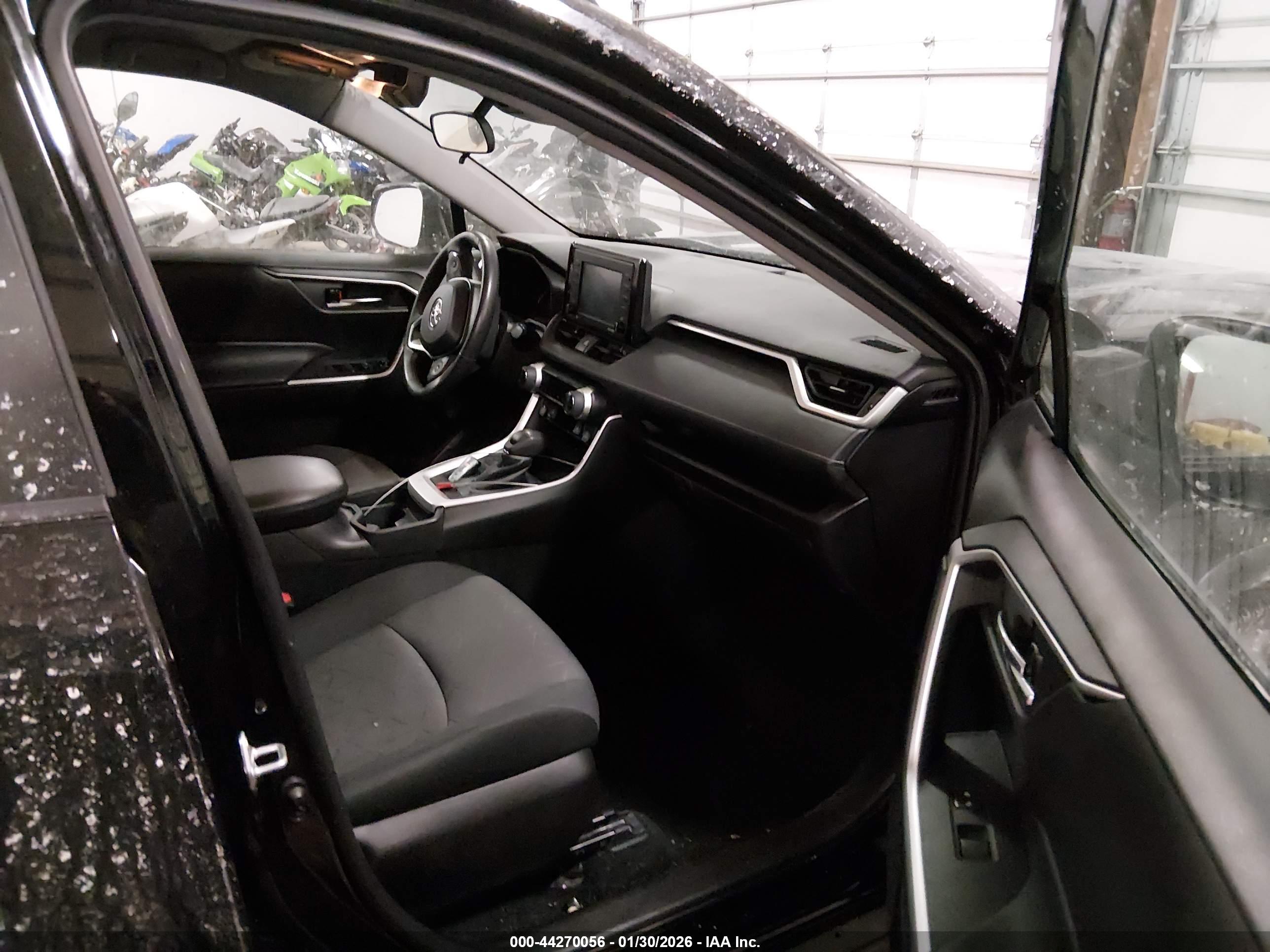 TOYOTA RAV4 image 5