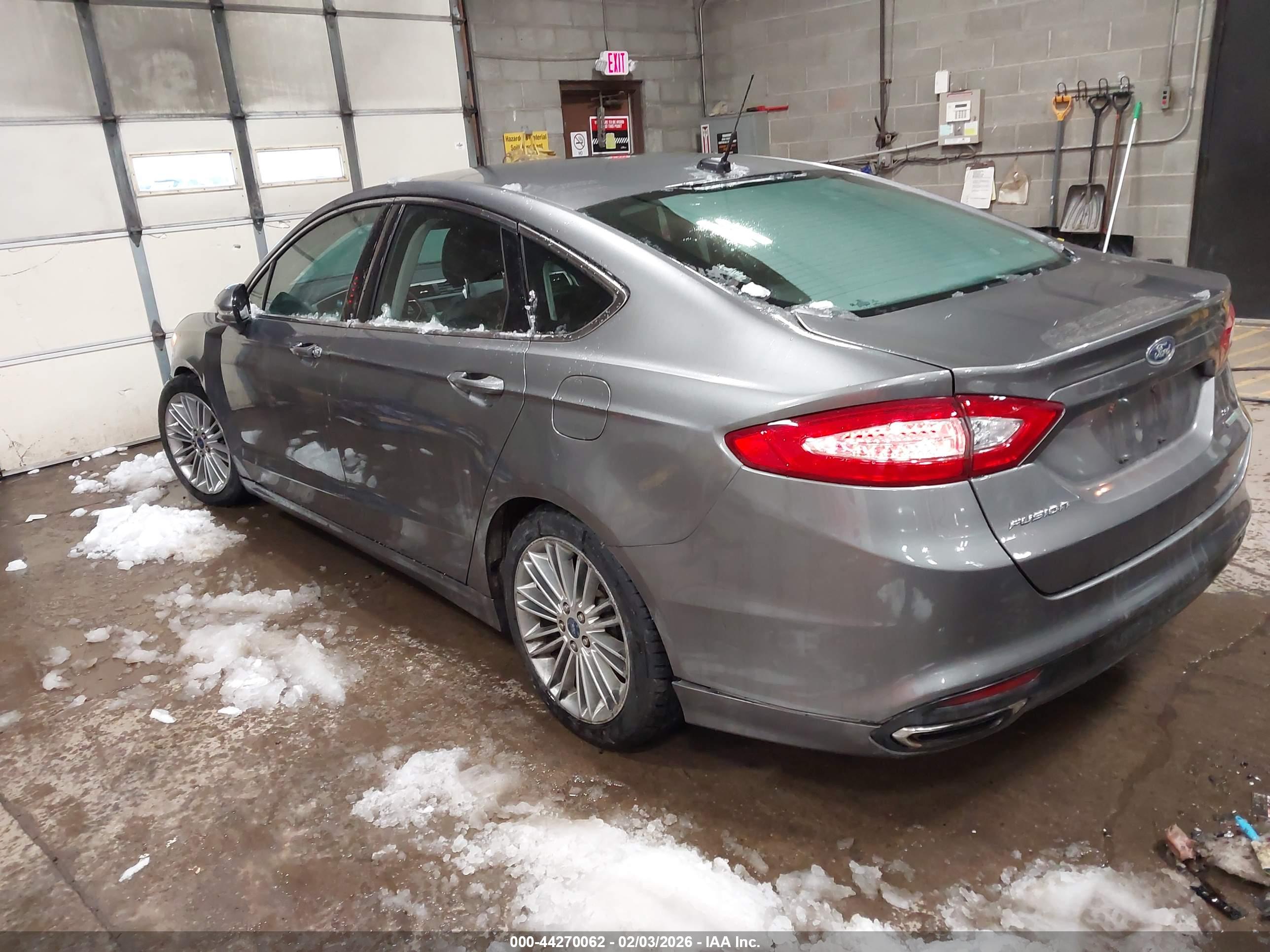 FORD FUSION image 3