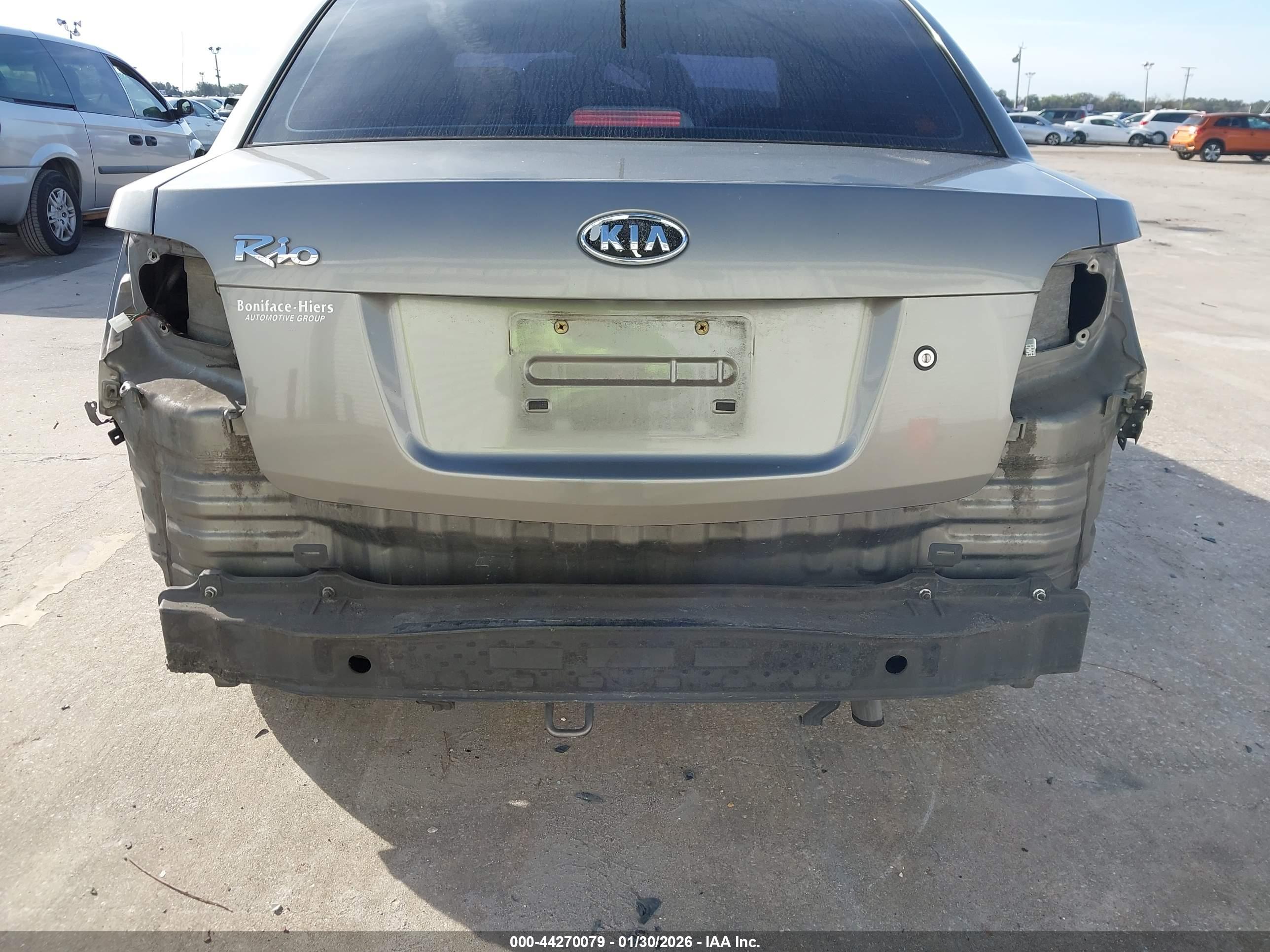 KIA RIO image 6