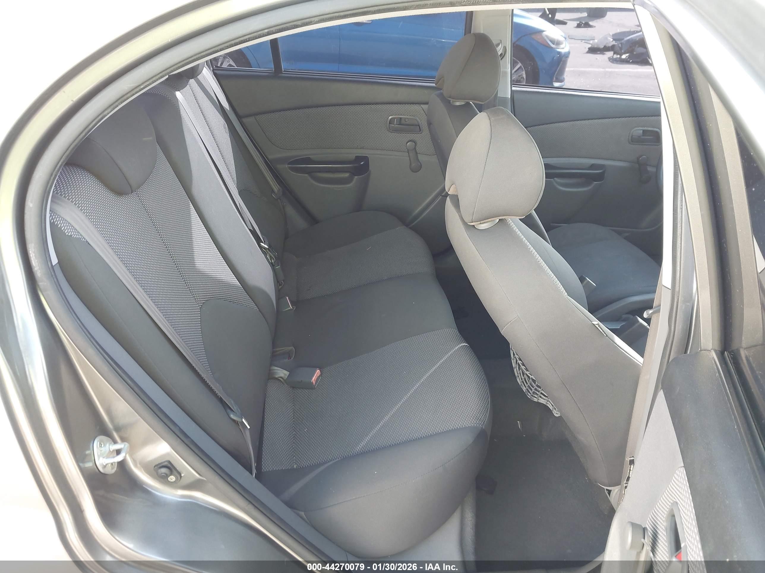 KIA RIO image 8