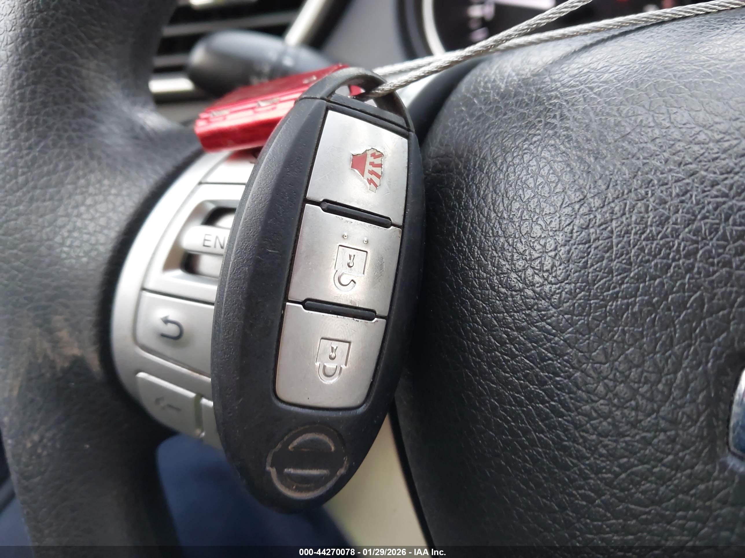 NISSAN ROGUE image 11