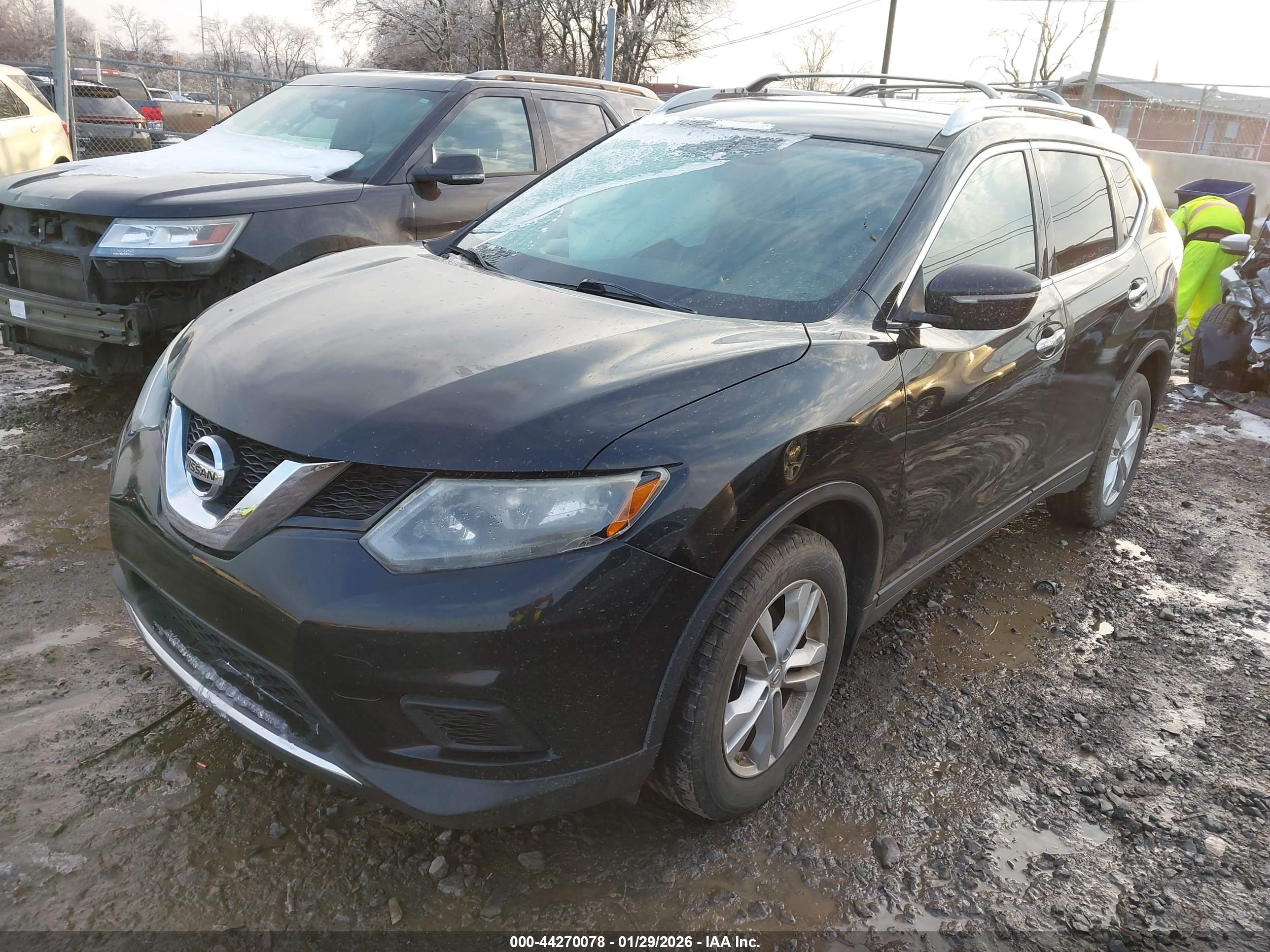 NISSAN ROGUE image 2