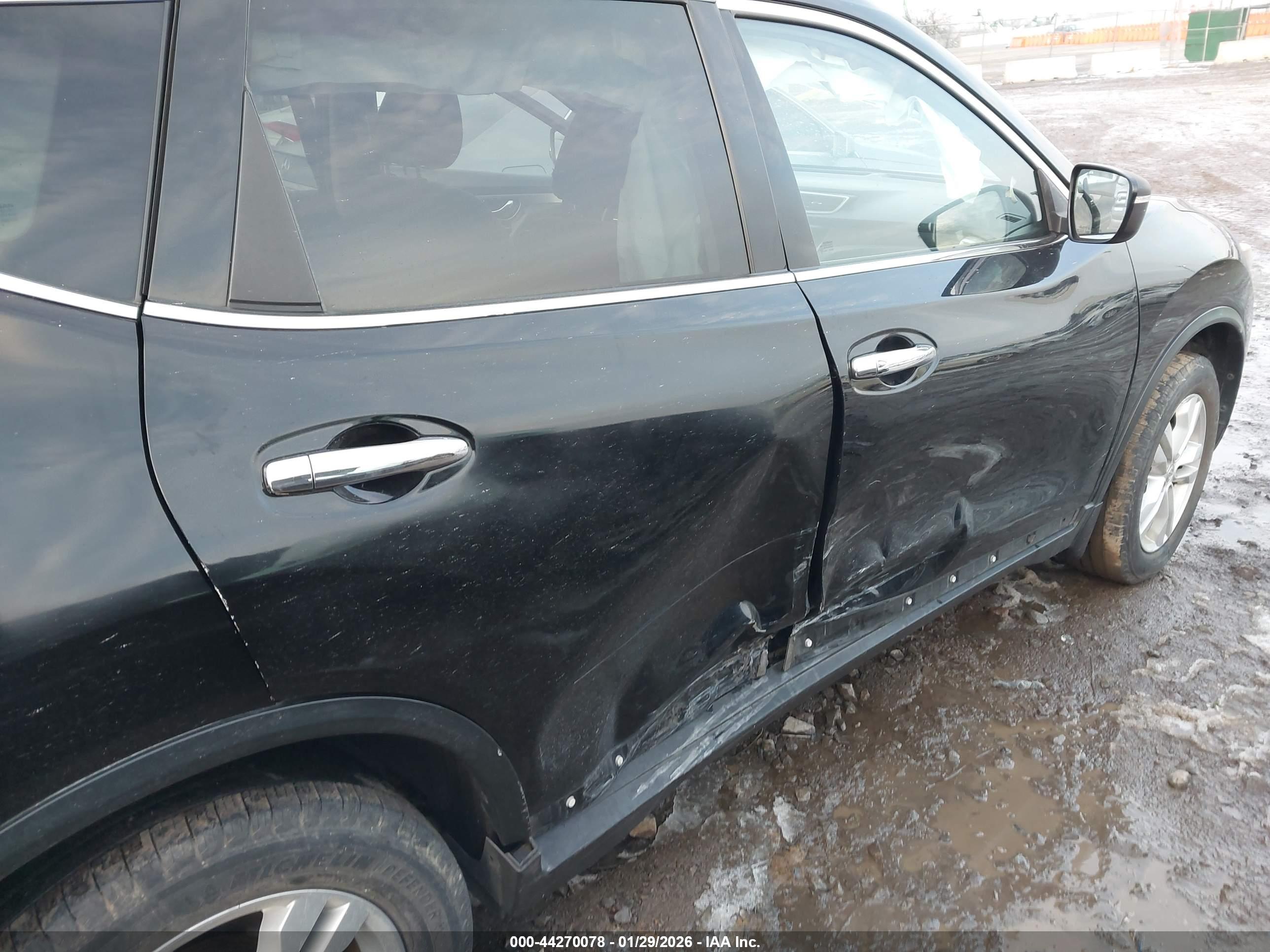 NISSAN ROGUE image 6