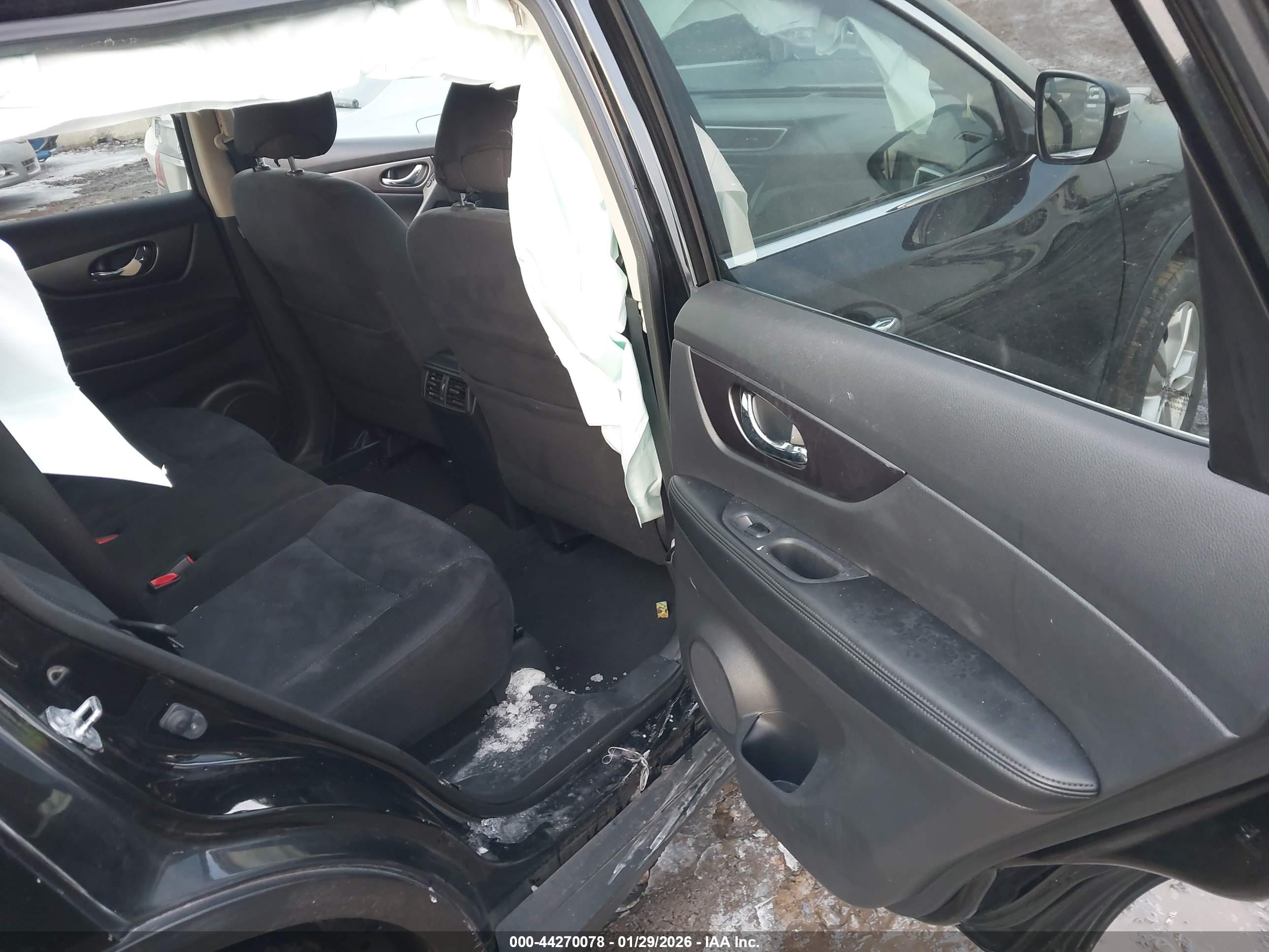 NISSAN ROGUE image 8