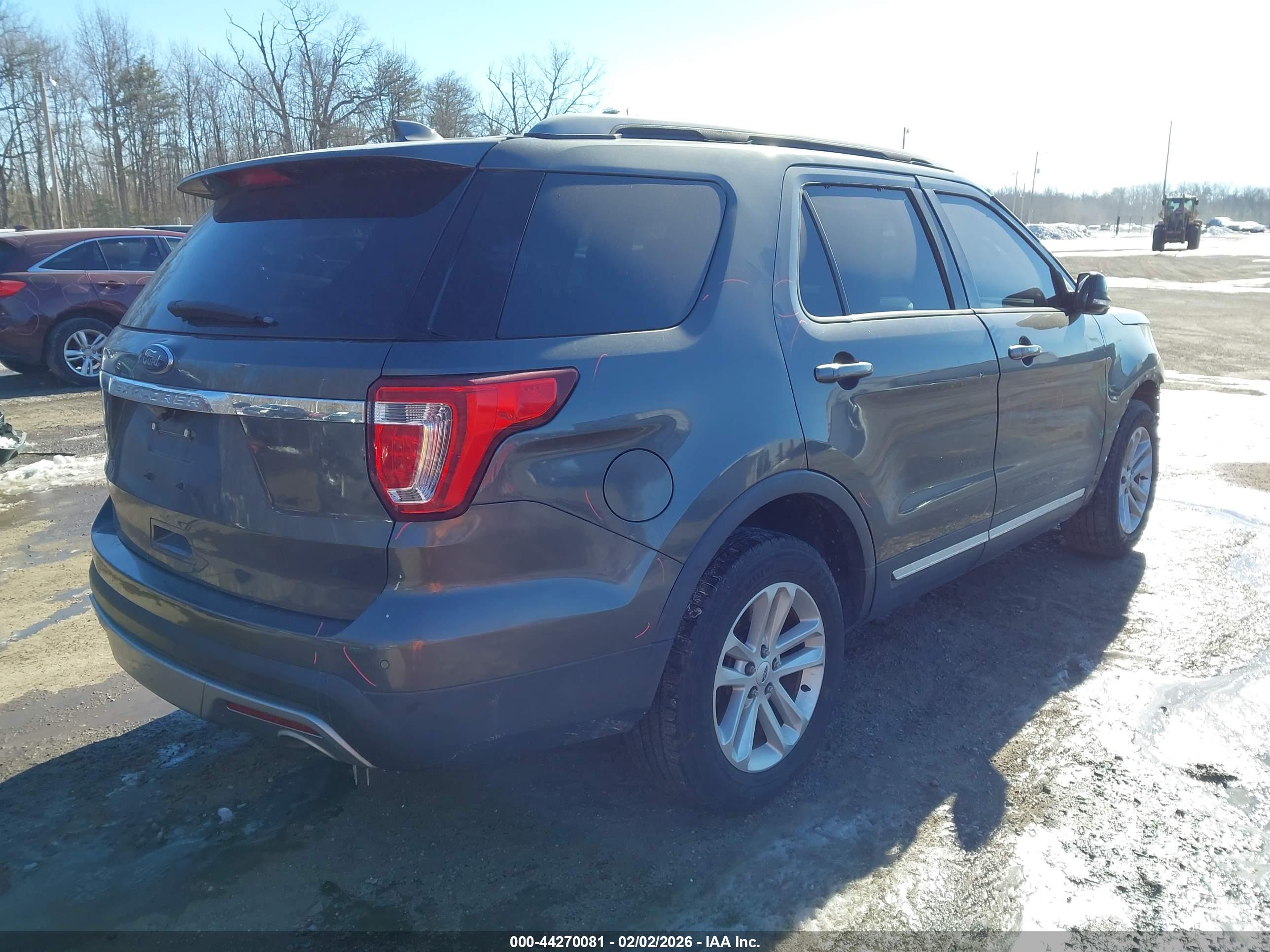 FORD EXPLORER image 4