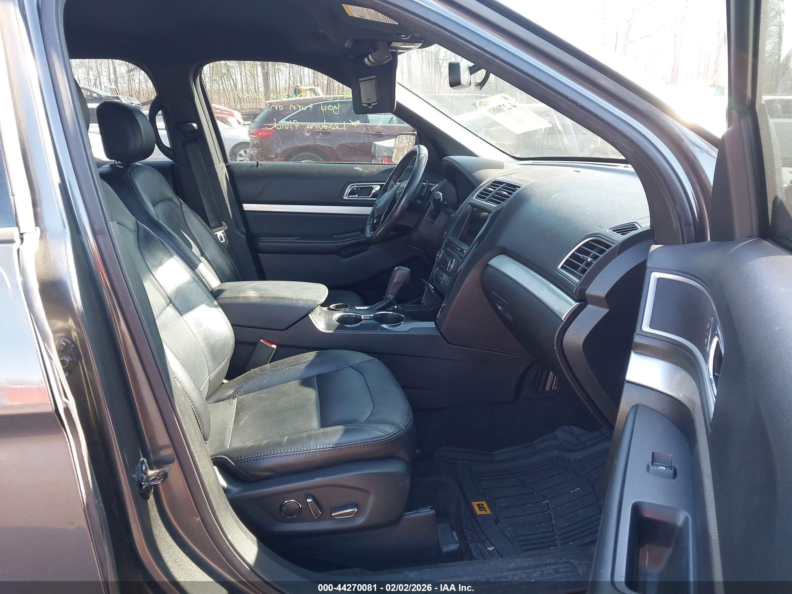 FORD EXPLORER image 5
