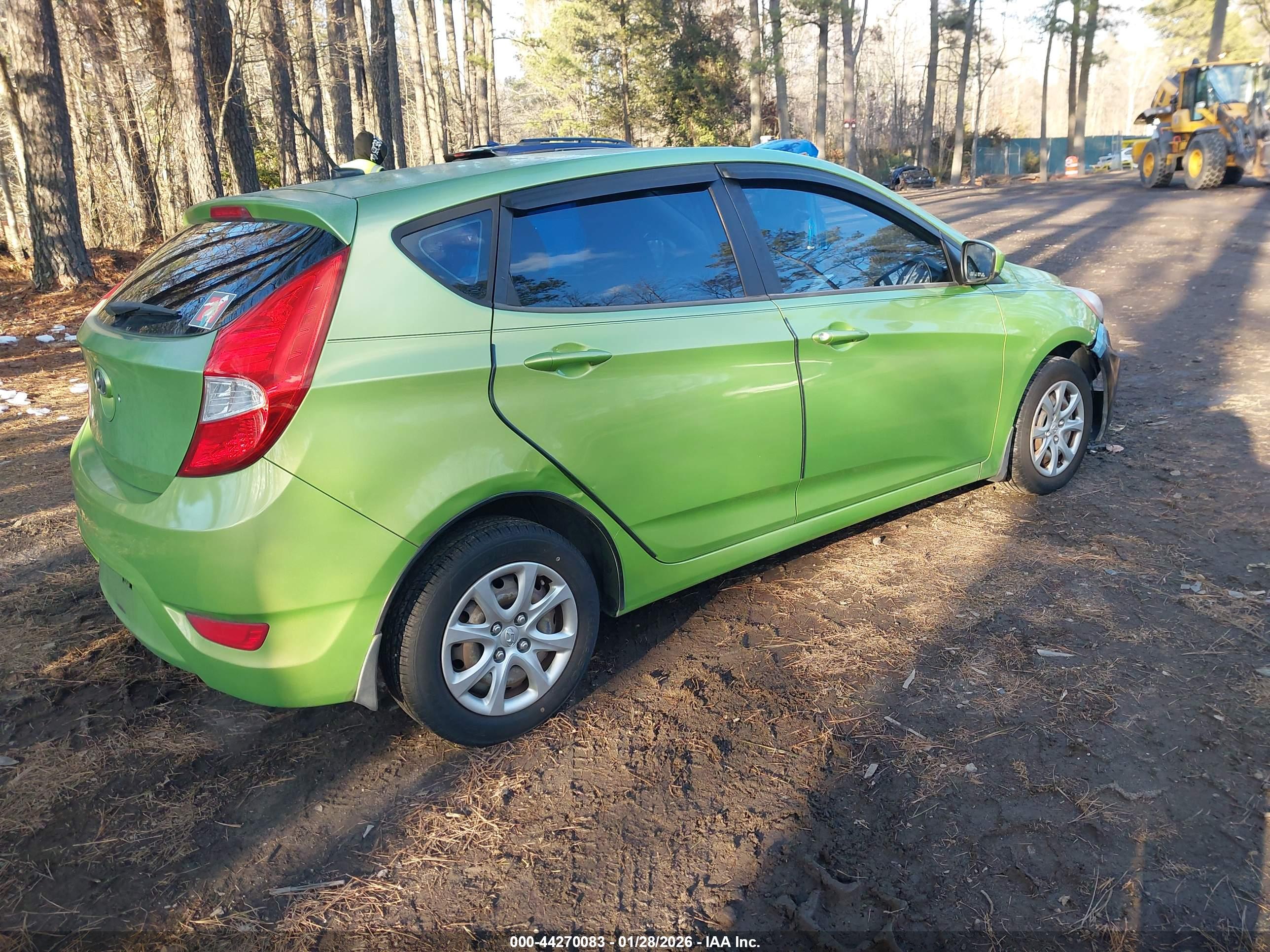HYUNDAI ACCENT image 4