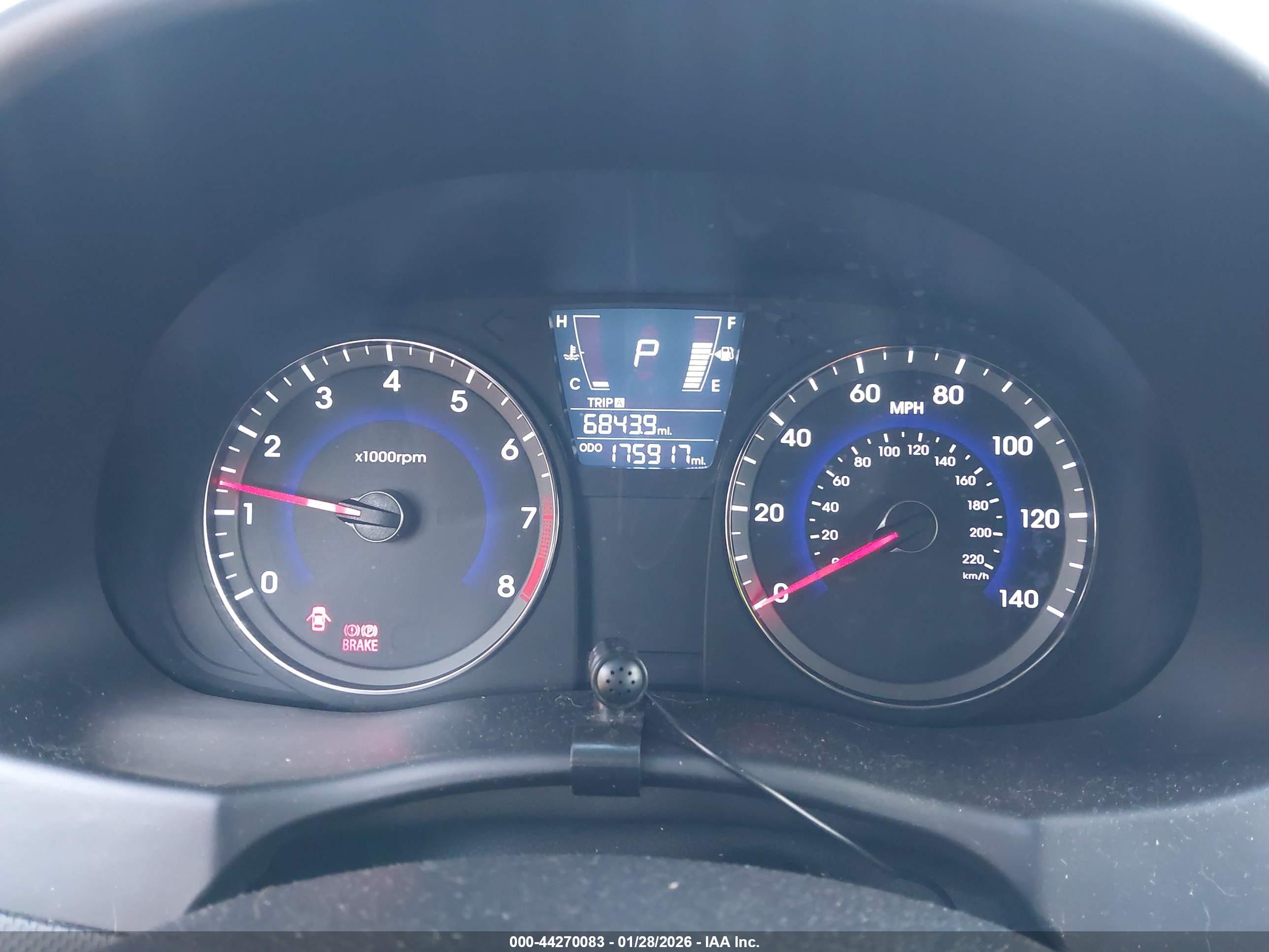 HYUNDAI ACCENT image 7