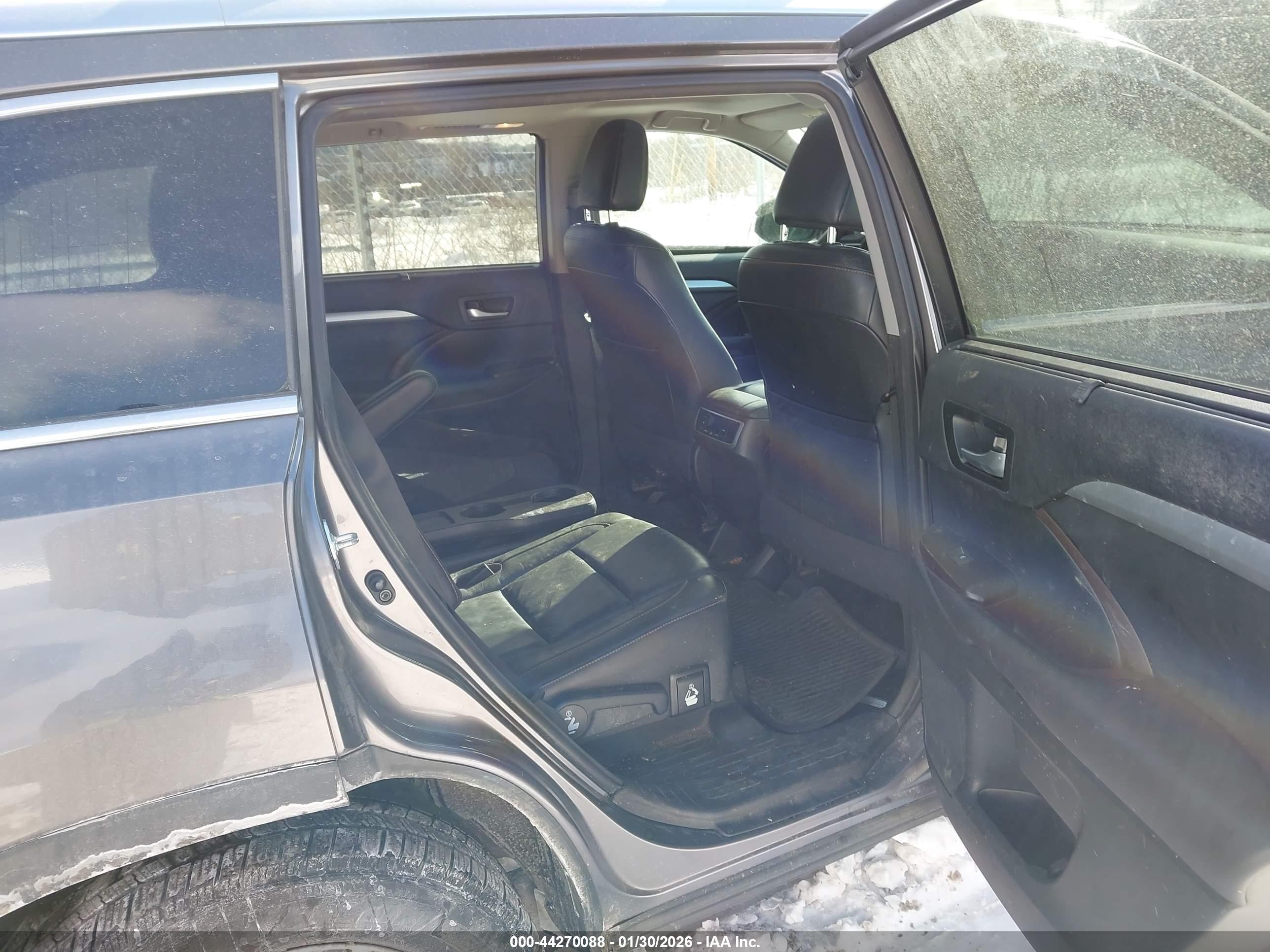 TOYOTA HIGHLANDER image 8