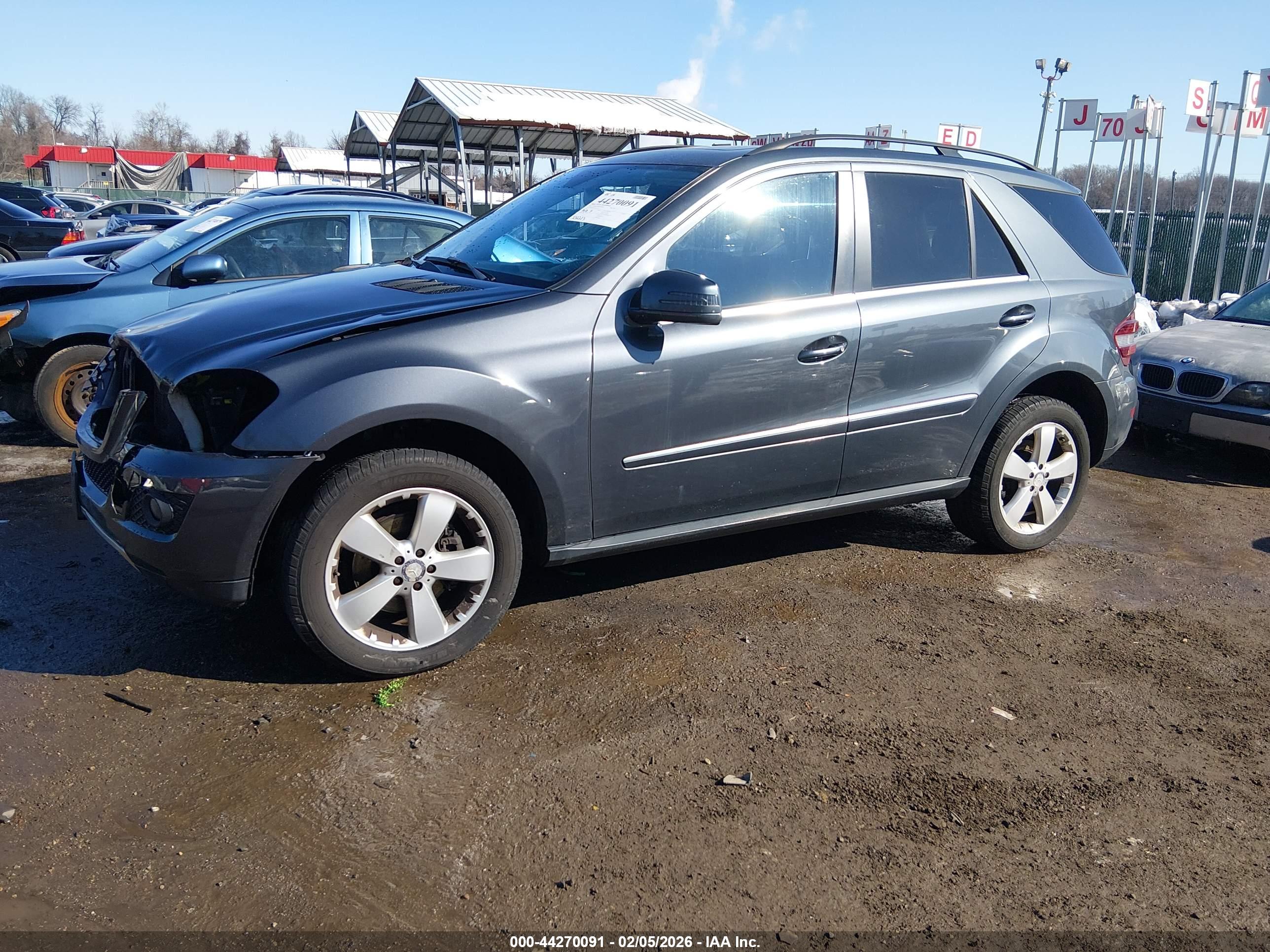 MERCEDES-BENZ ML image 2