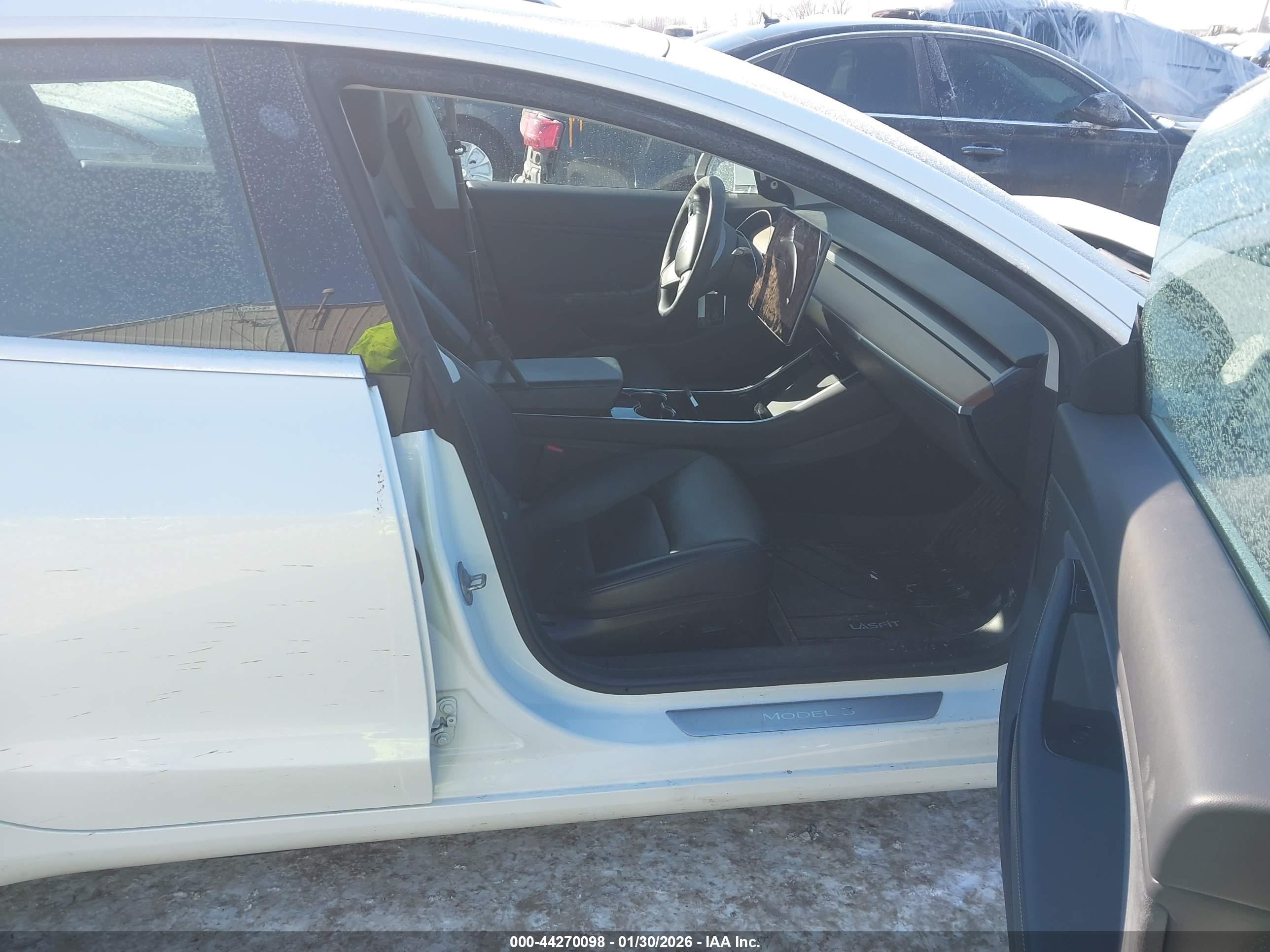 TESLA MODEL image 5