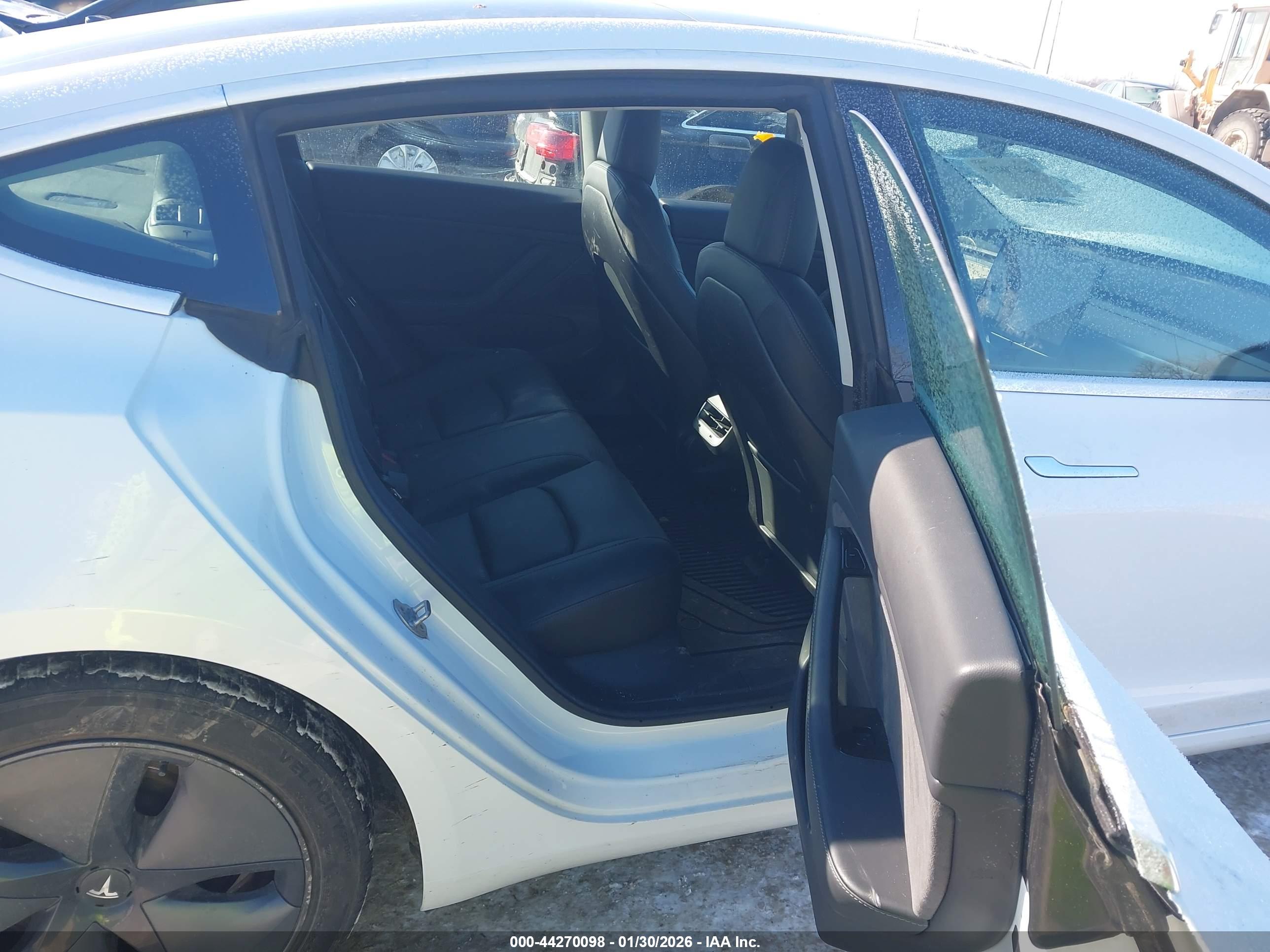 TESLA MODEL image 8