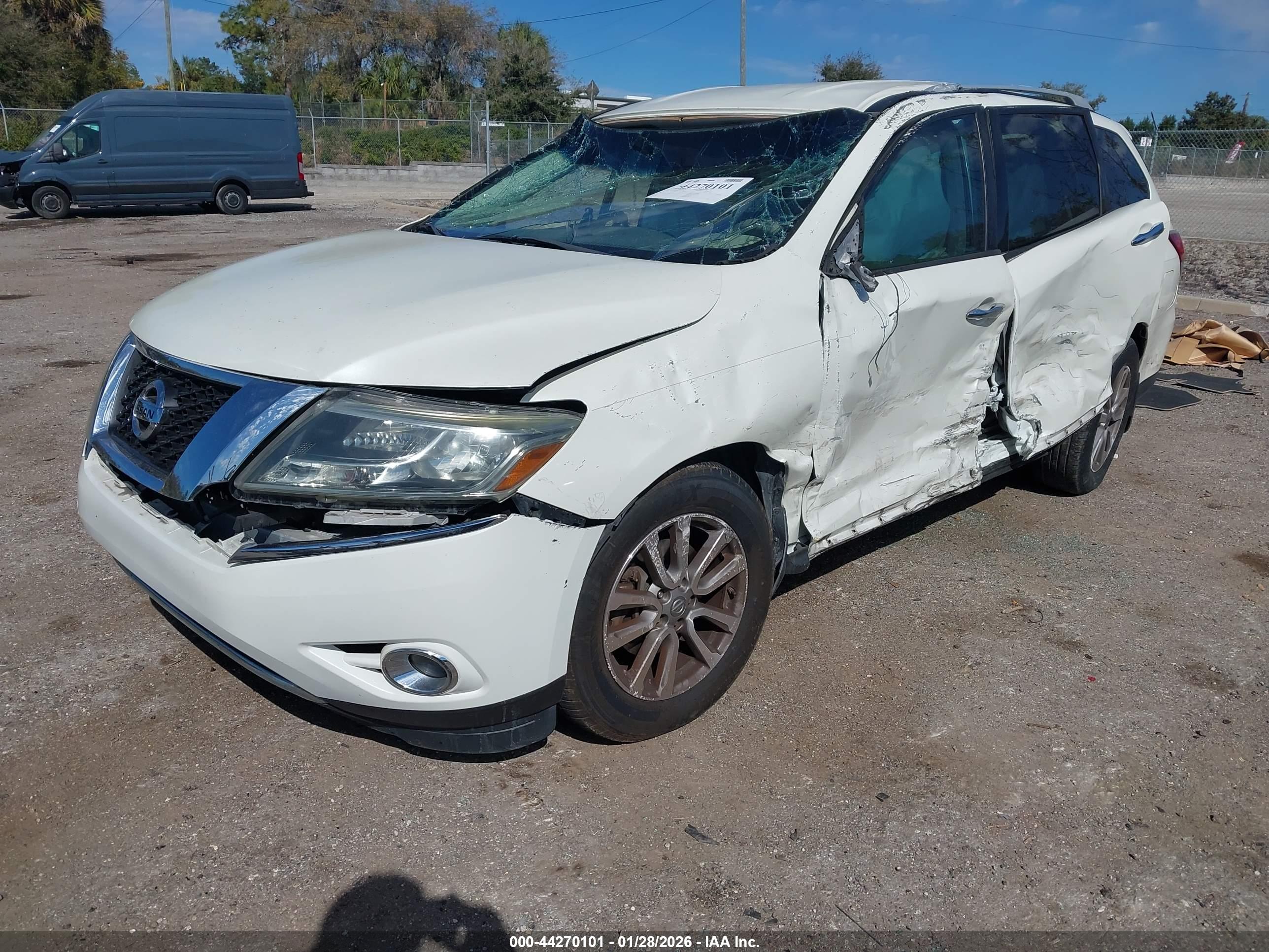 NISSAN PATHFINDER image 2