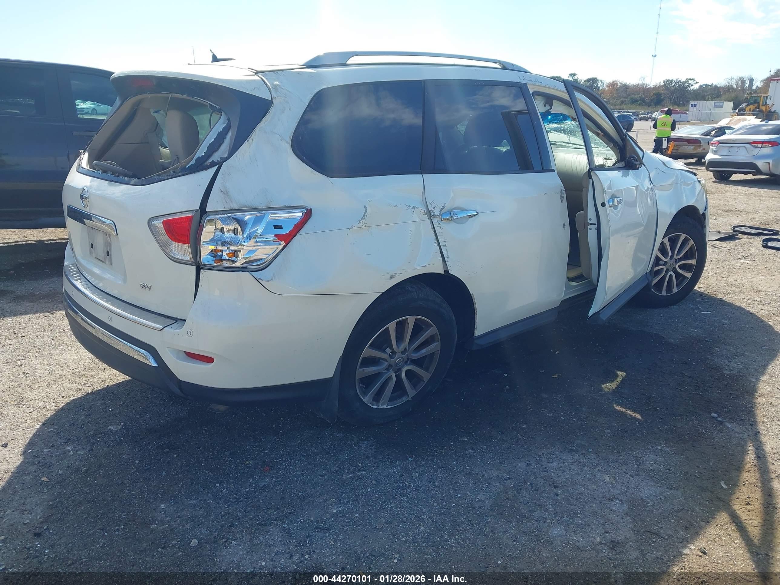 NISSAN PATHFINDER image 4