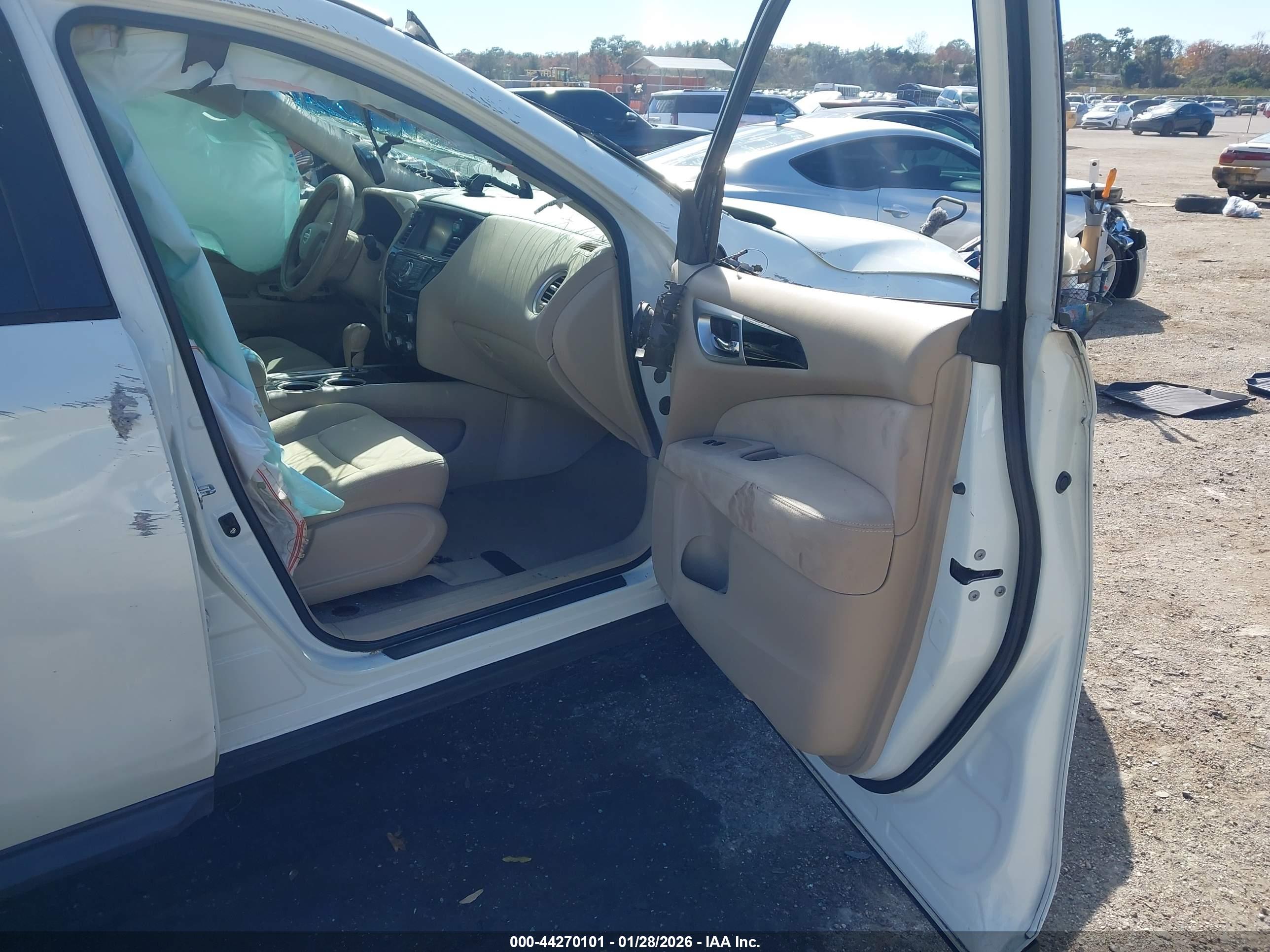 NISSAN PATHFINDER image 5