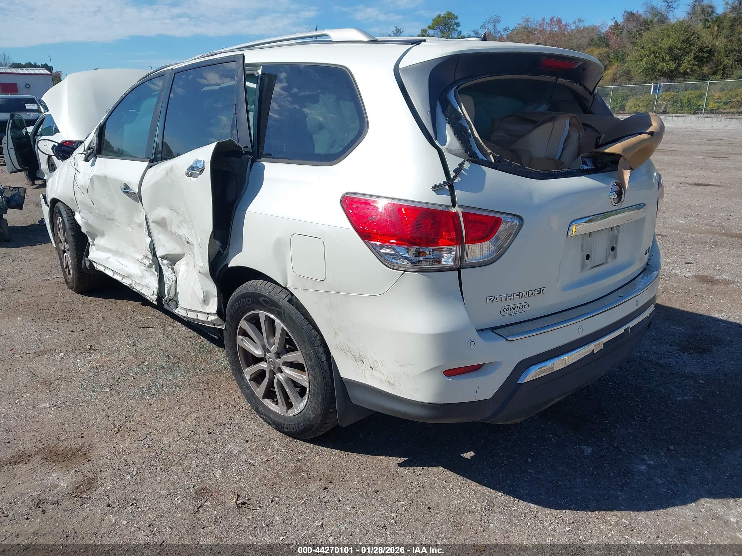 NISSAN PATHFINDER image 6