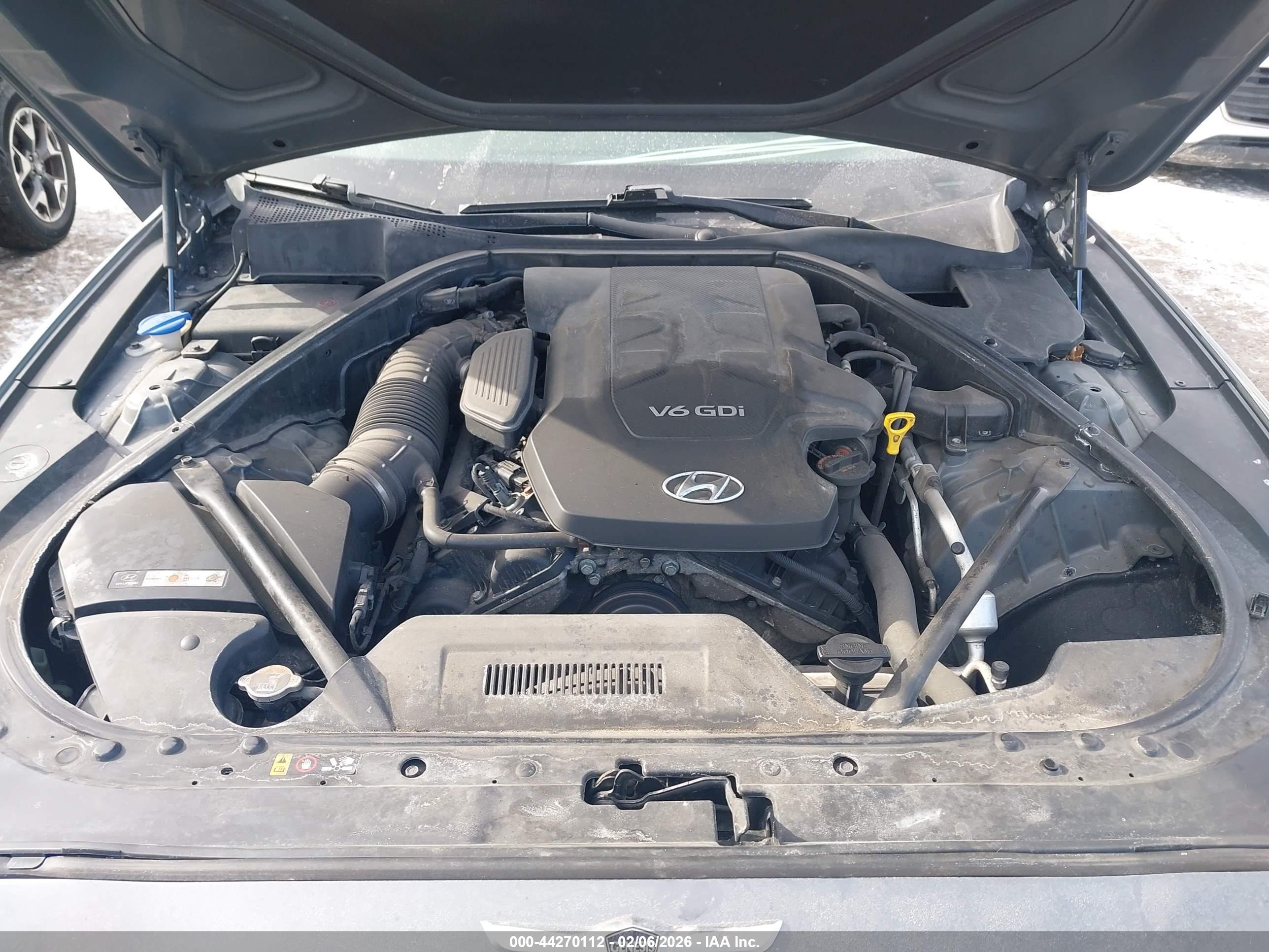 HYUNDAI GENESIS image 10