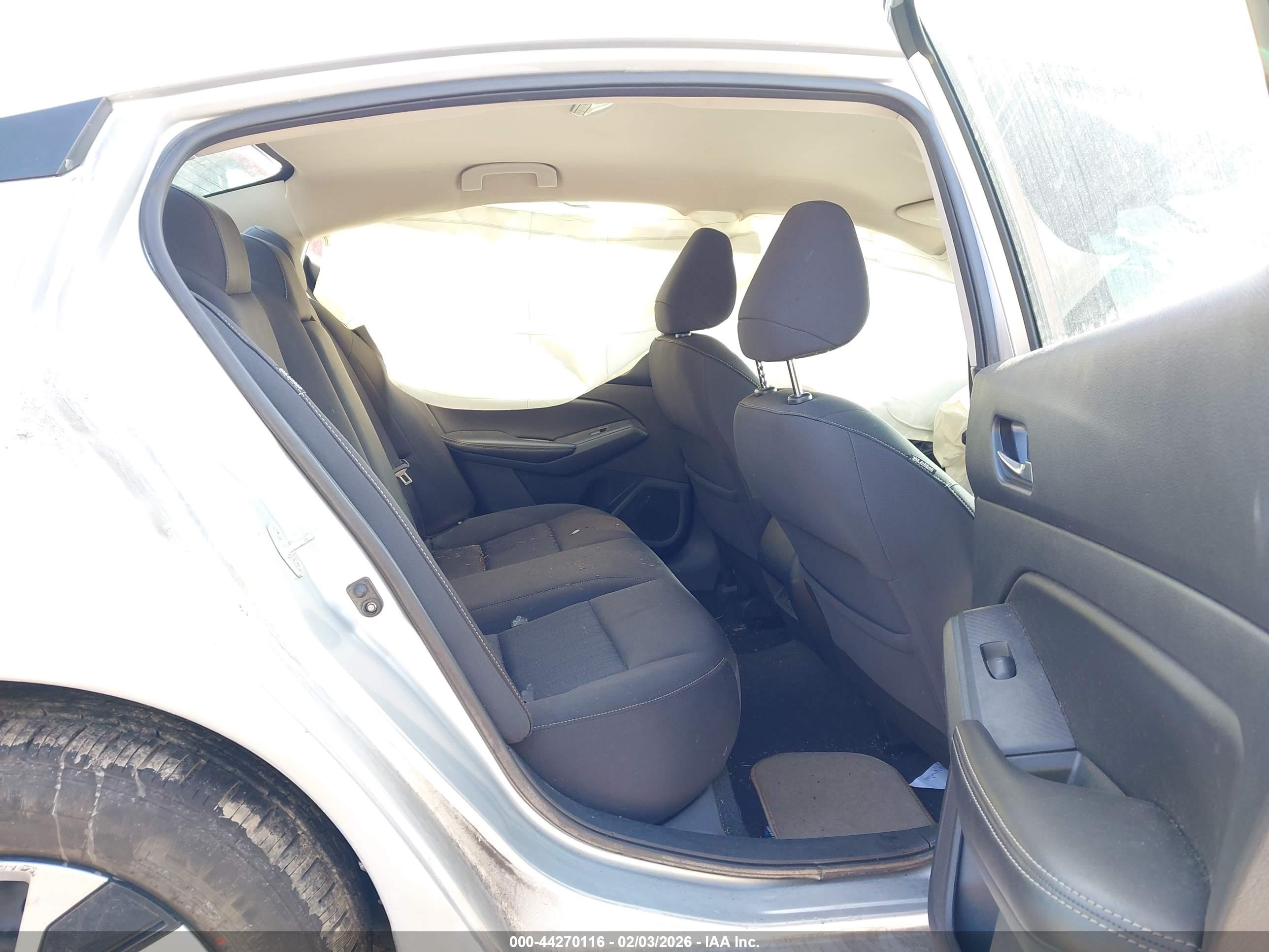 NISSAN ALTIMA image 8