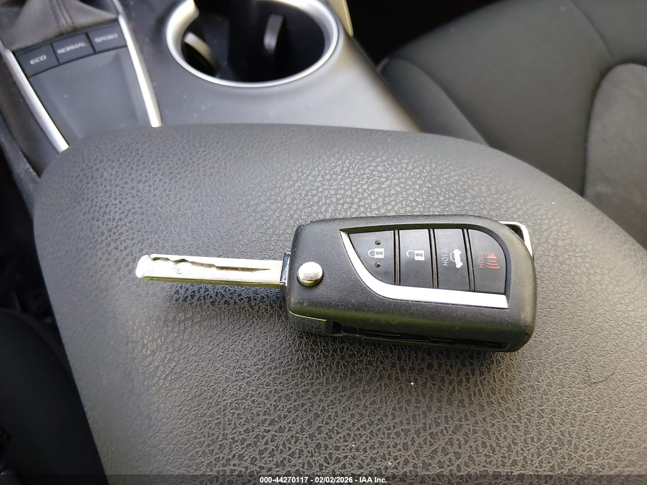 TOYOTA CAMRY image 11