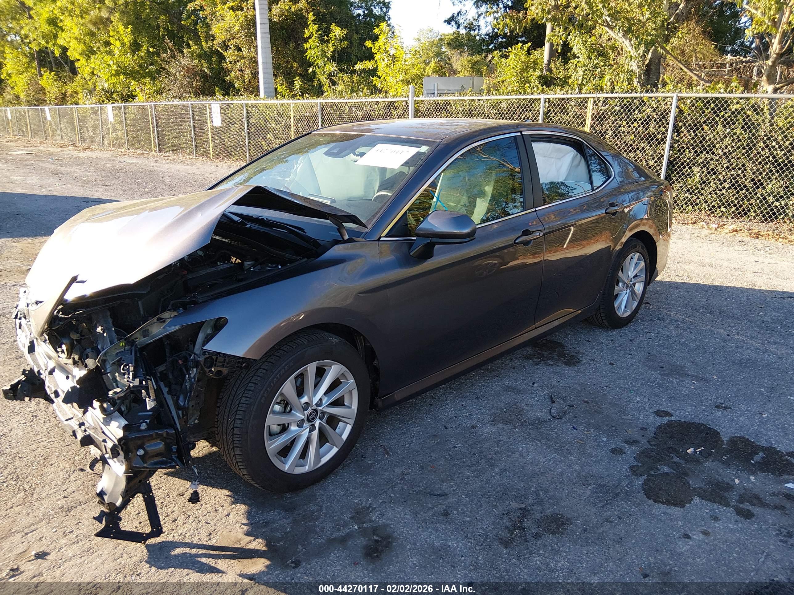 TOYOTA CAMRY image 2