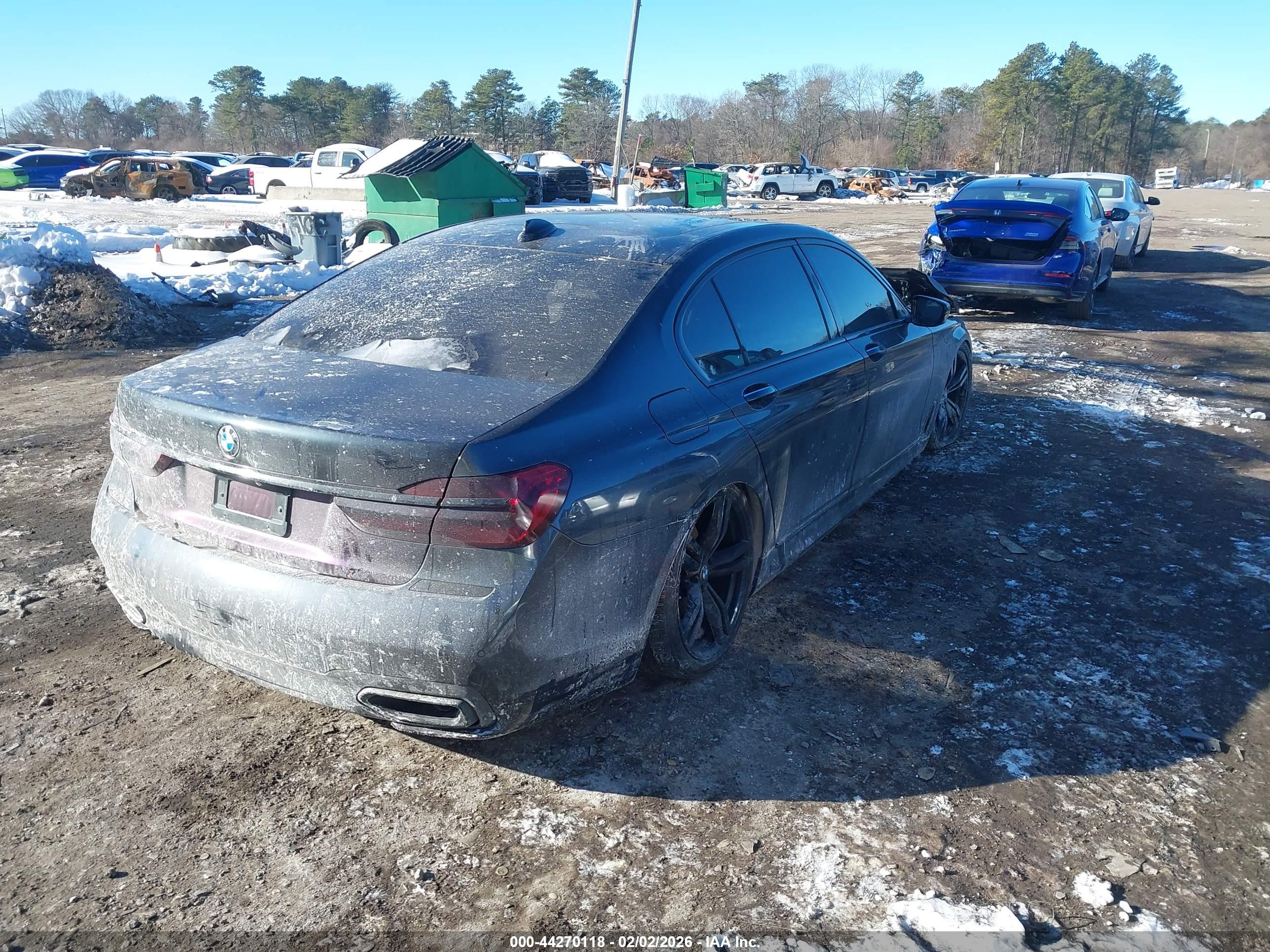 BMW 750I image 4