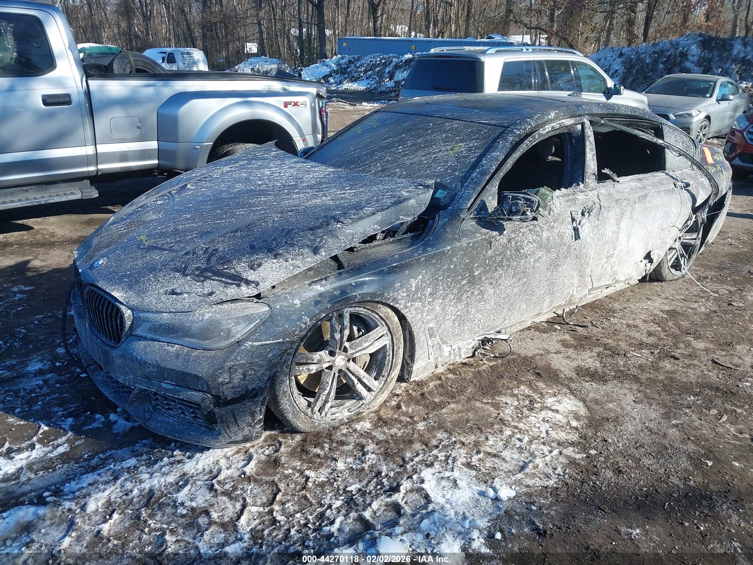 BMW 750I image 6