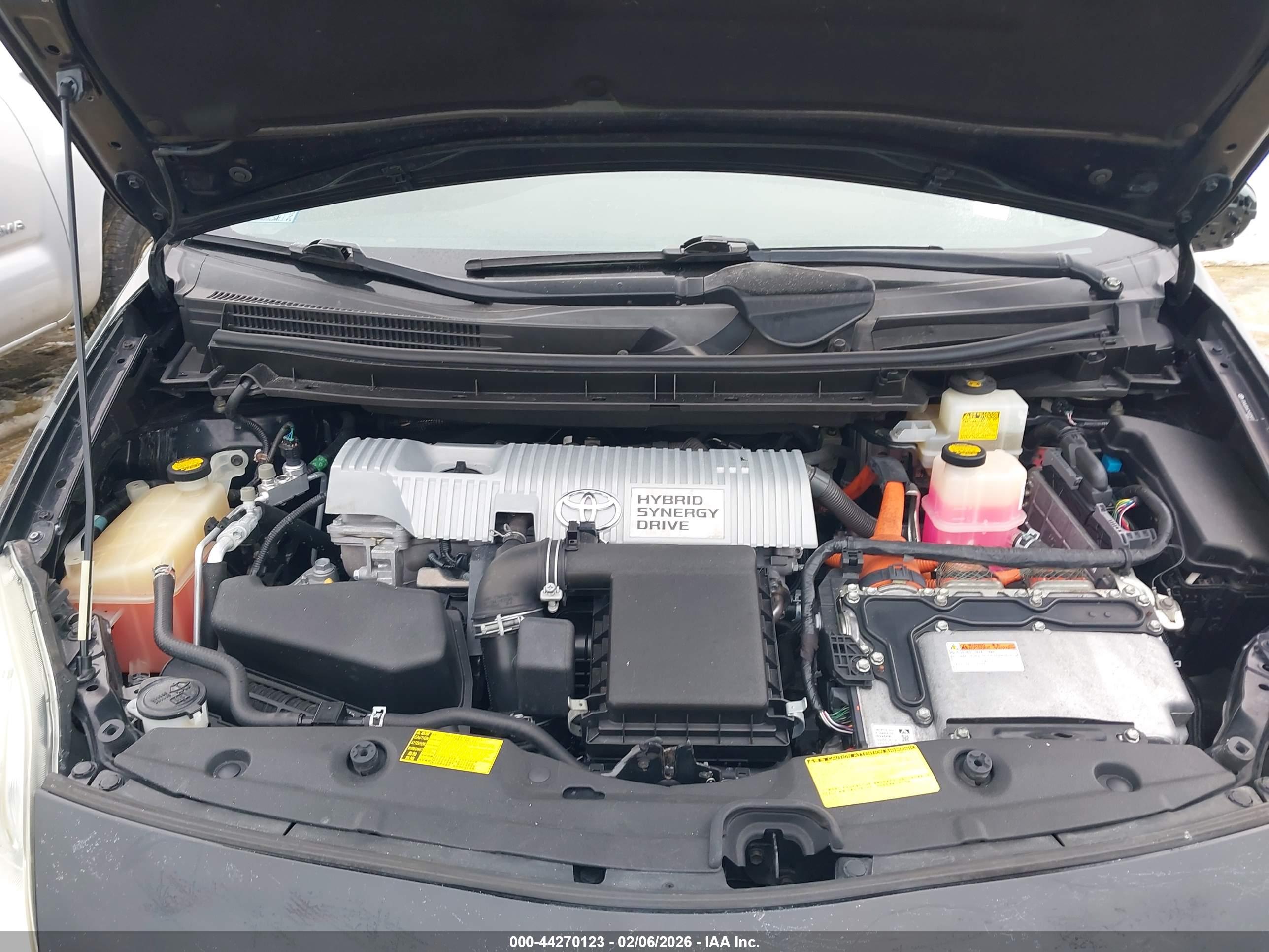 TOYOTA PRIUS image 10