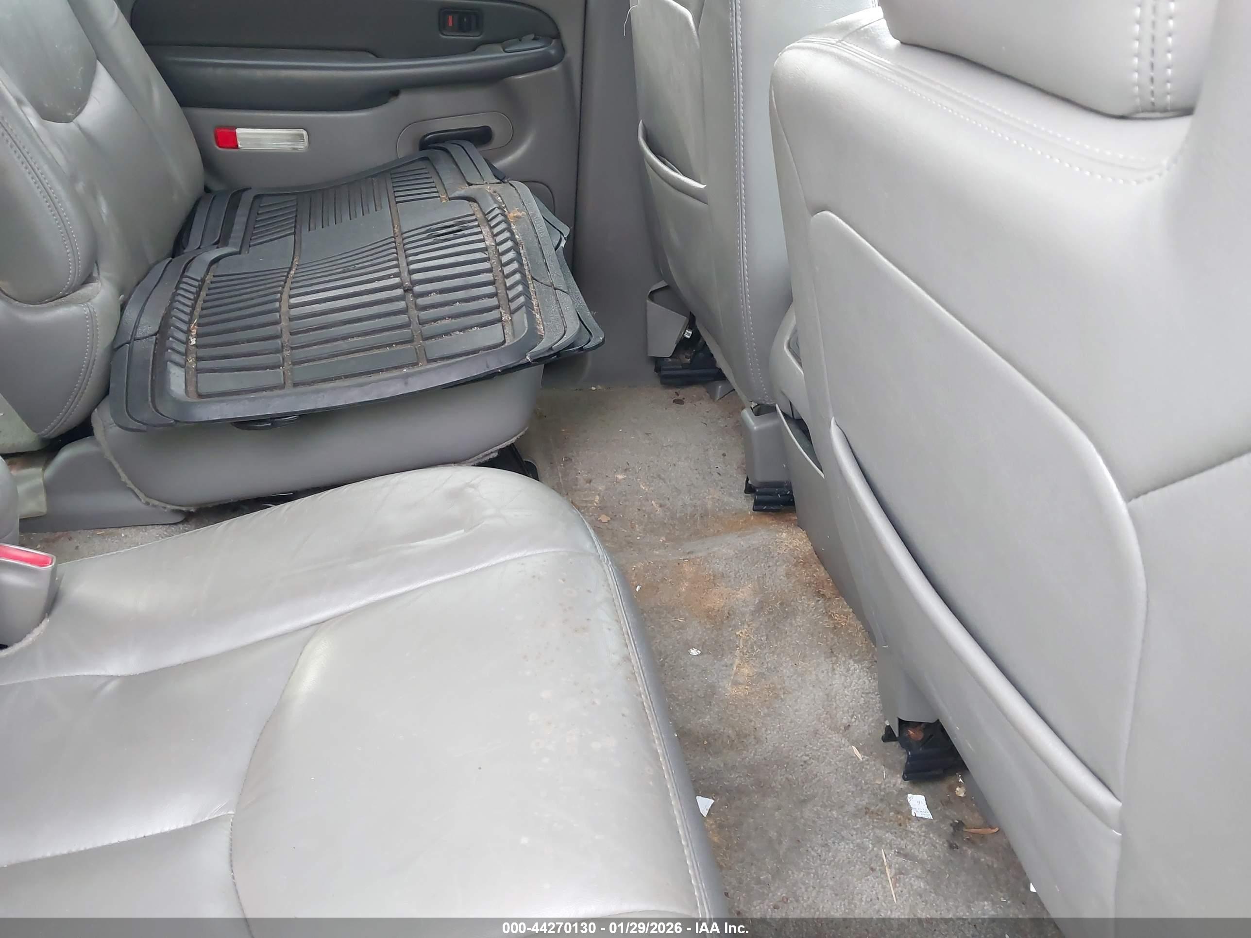 GMC YUKON image 8