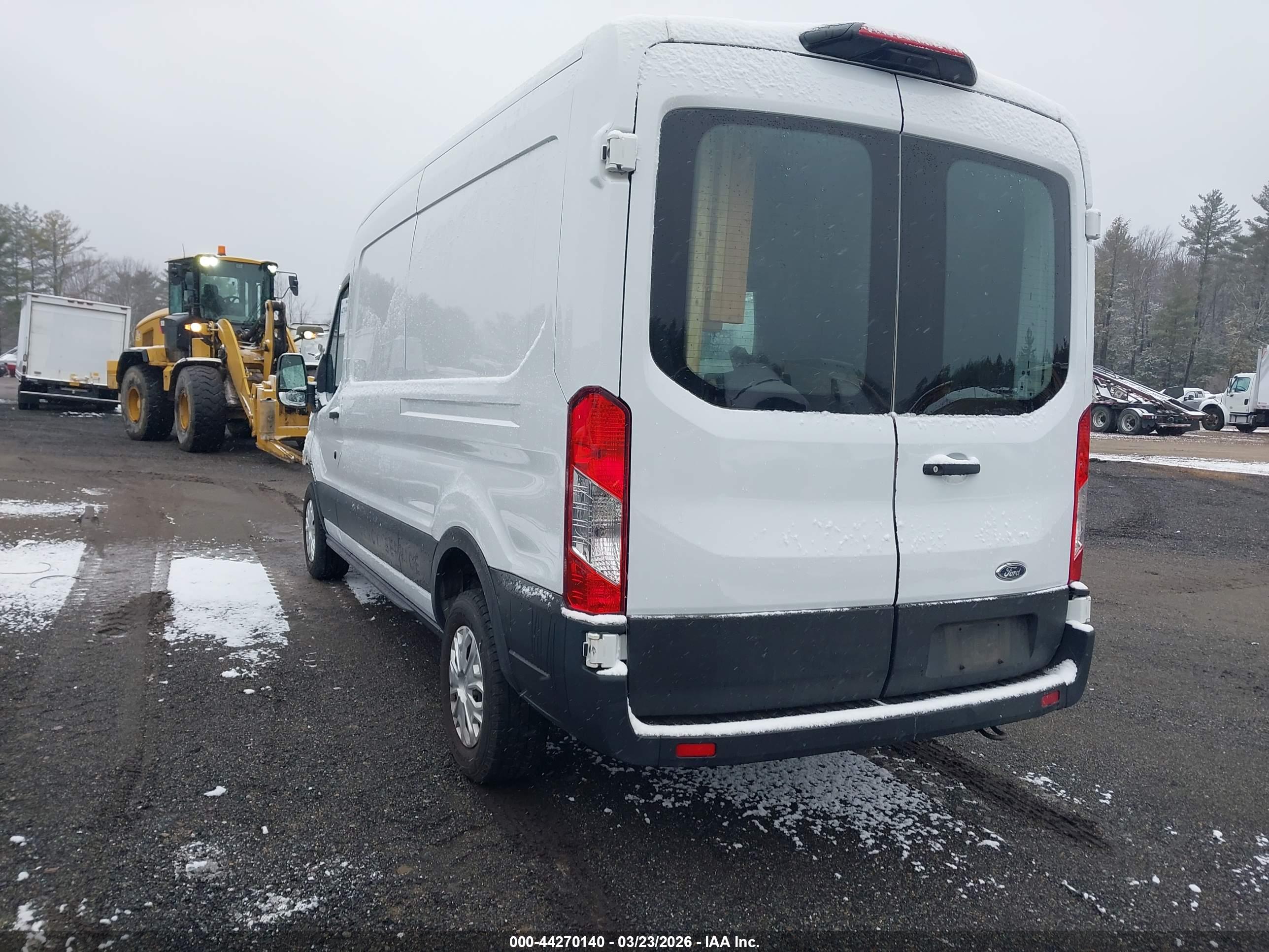 FORD TRANSIT-250 image 3