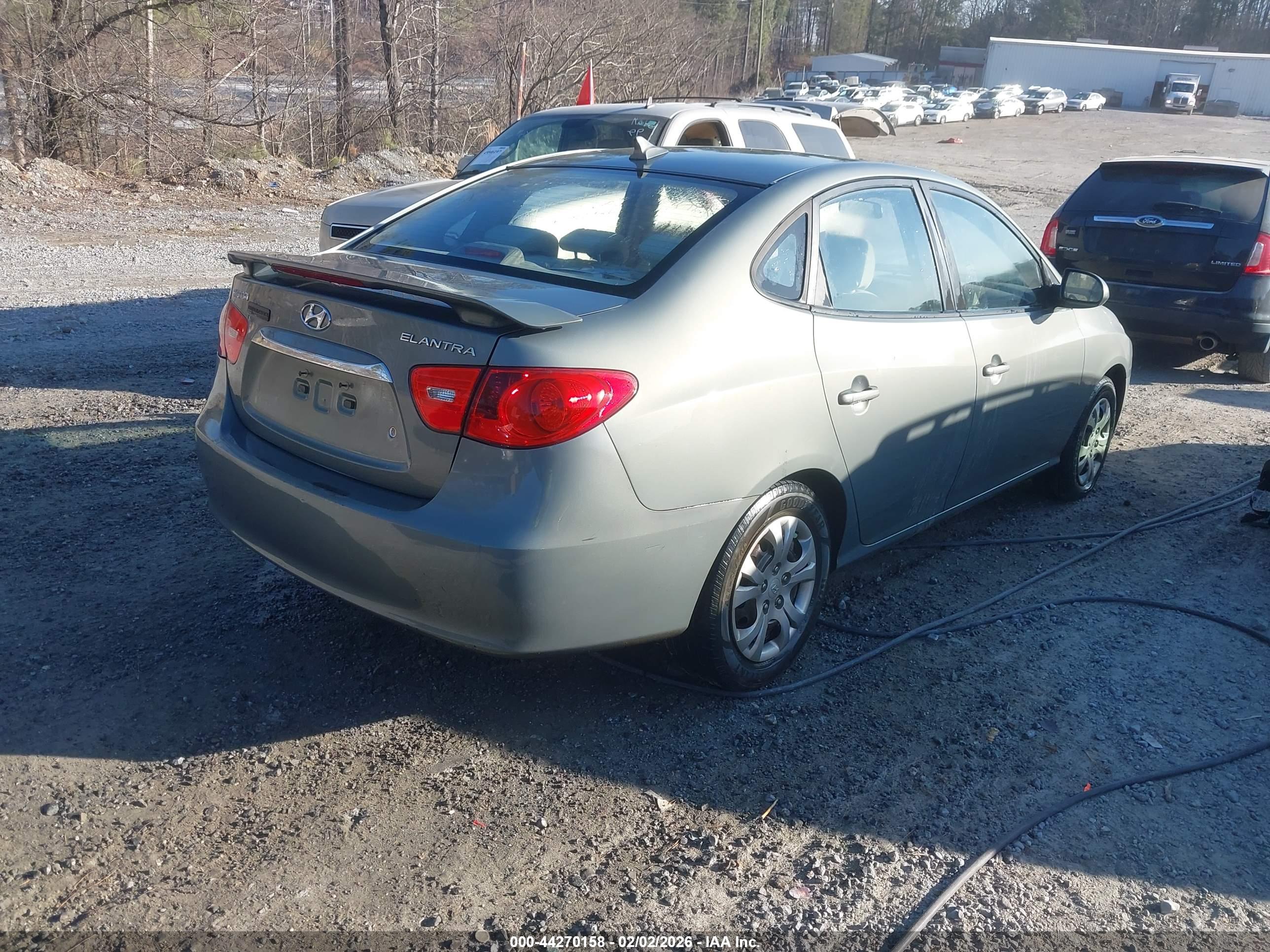 HYUNDAI ELANTRA image 4