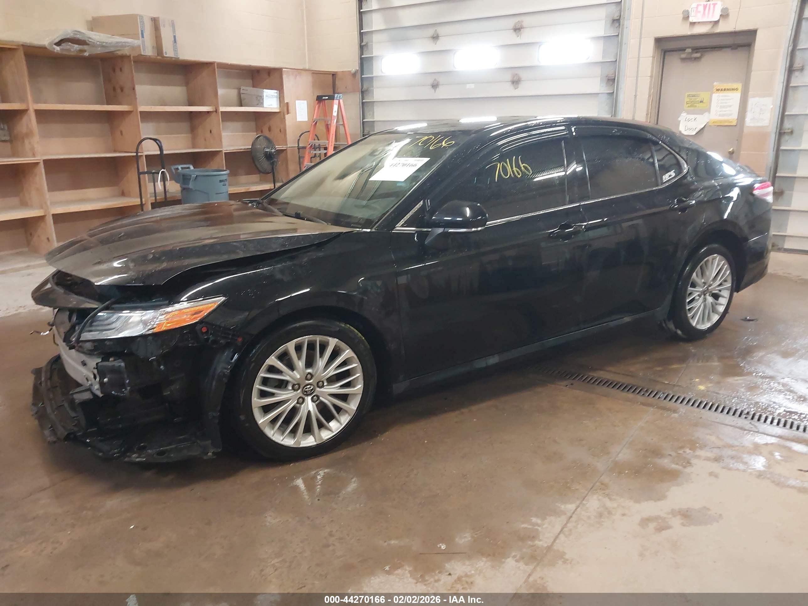 TOYOTA CAMRY image 2