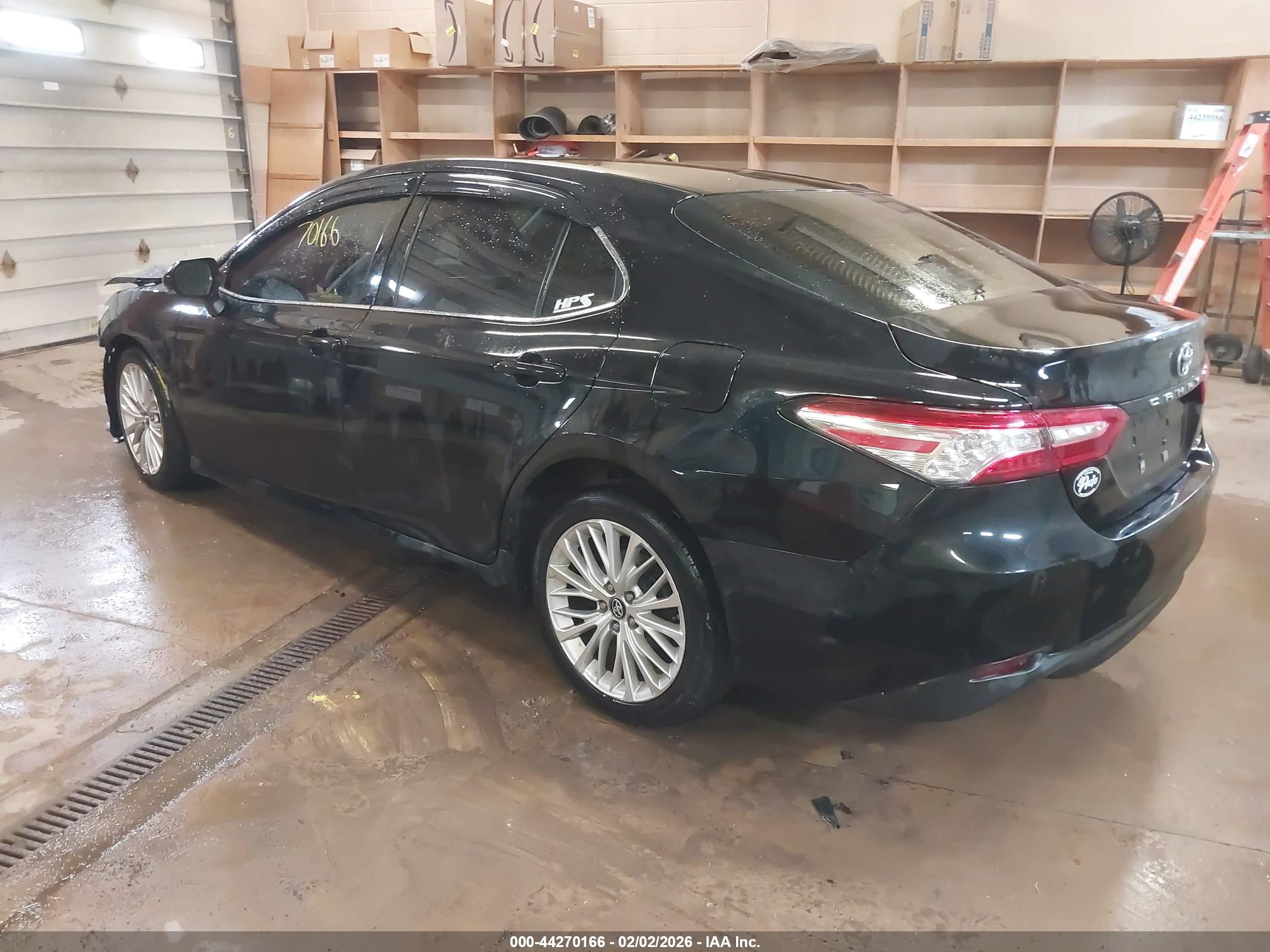 TOYOTA CAMRY image 3