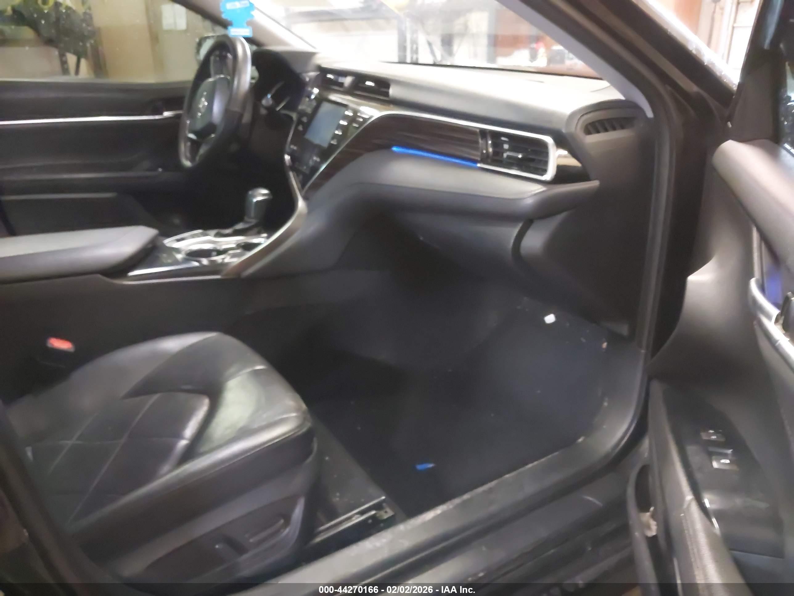 TOYOTA CAMRY image 5