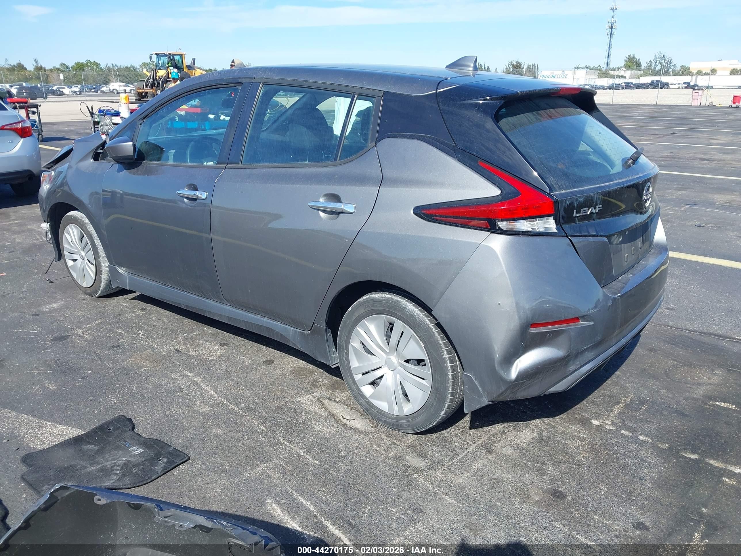 NISSAN LEAF image 3