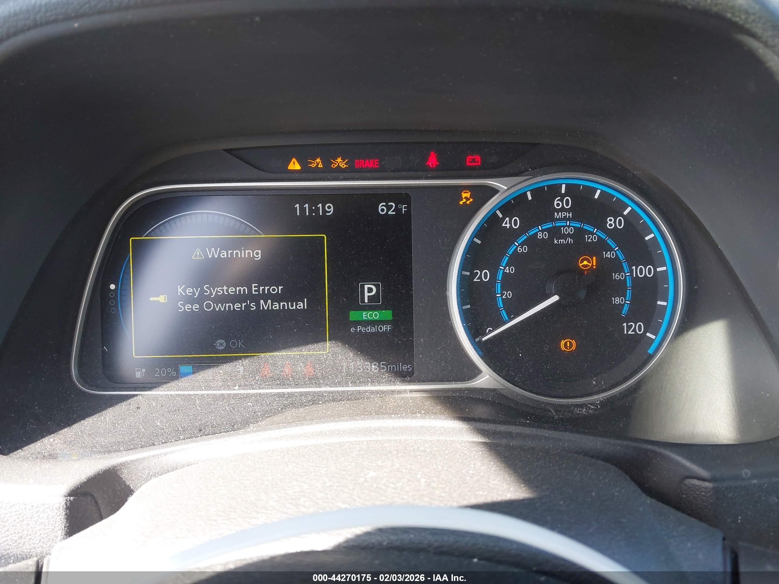 NISSAN LEAF image 7
