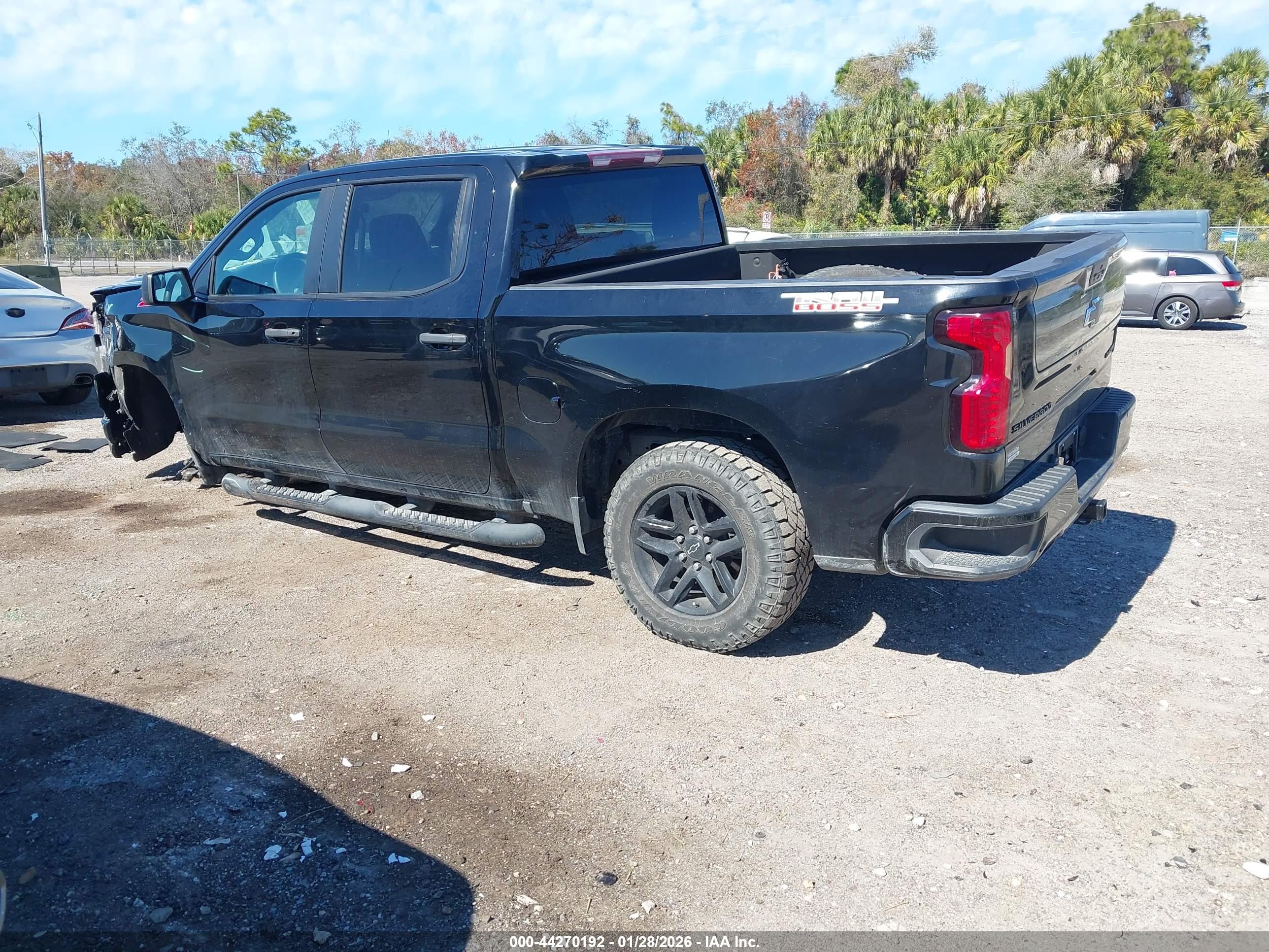 CHEVROLET SILVERADO image 3