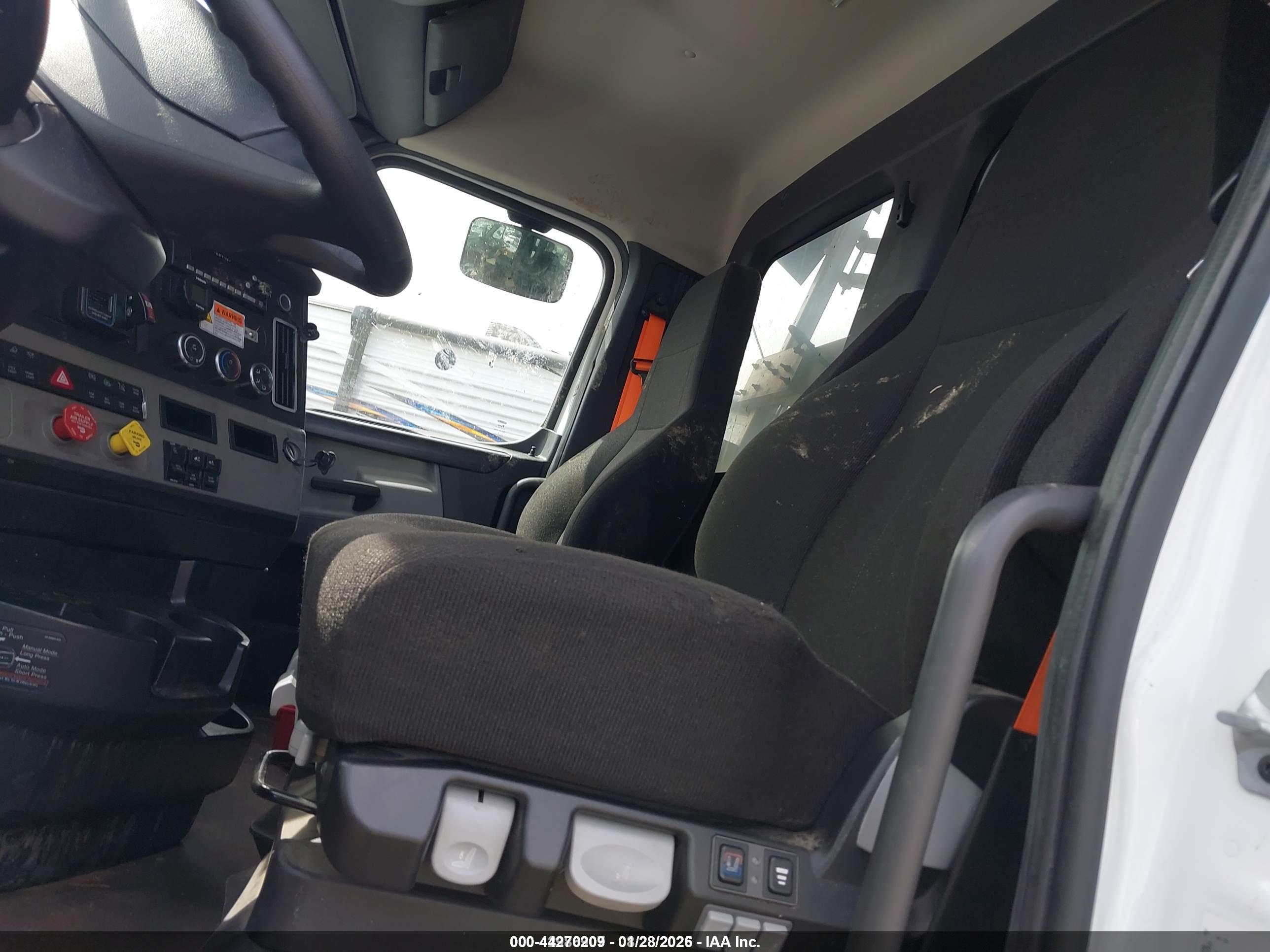 FREIGHTLINER NEW image 8