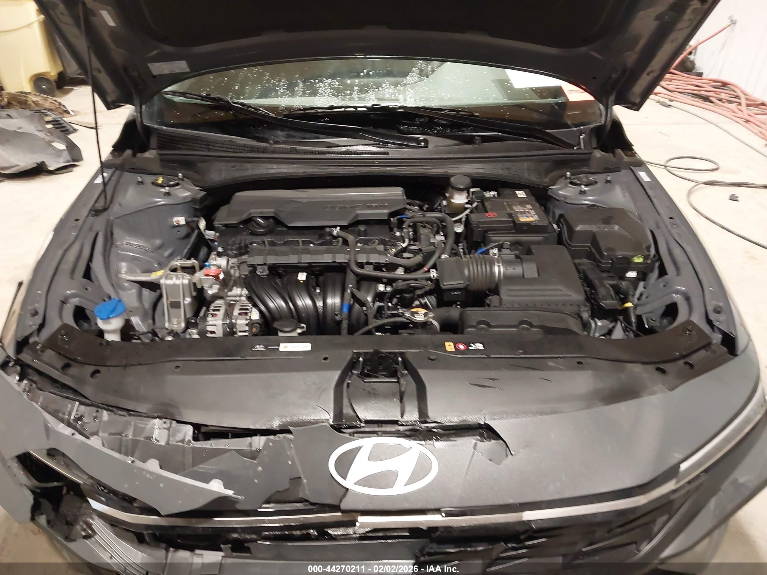 HYUNDAI ELANTRA image 10