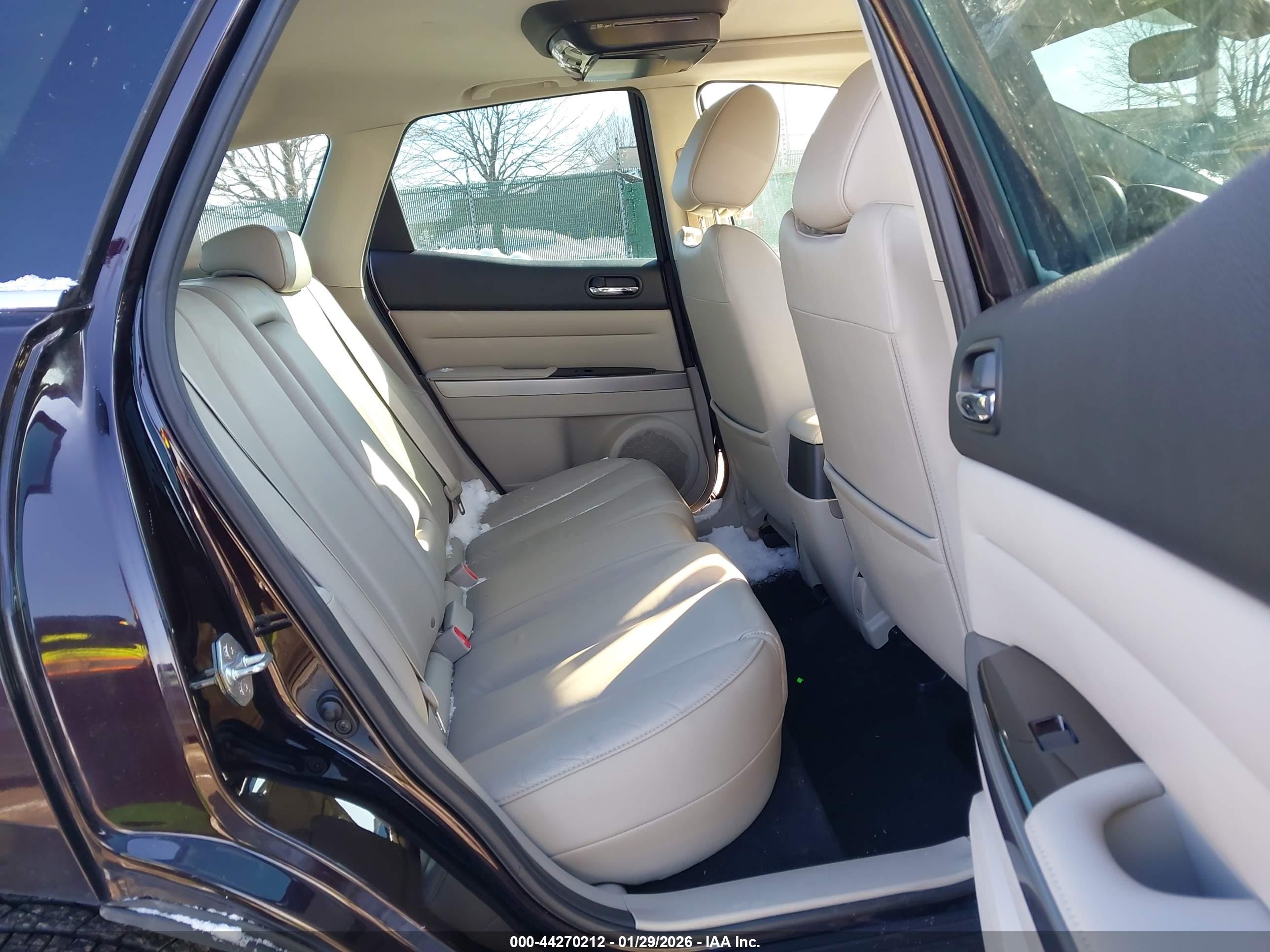 MAZDA CX-7 image 8