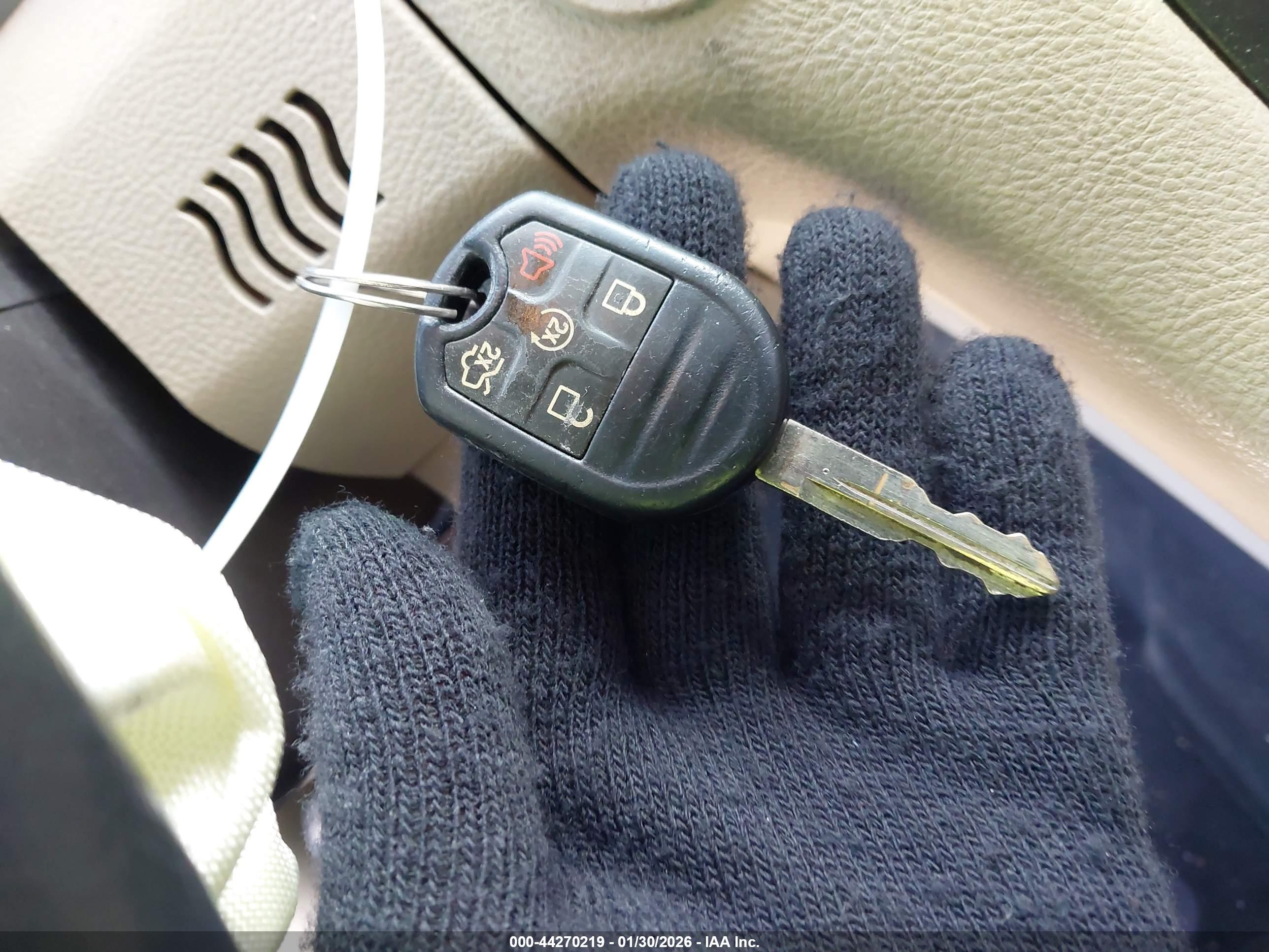 FORD TAURUS image 11