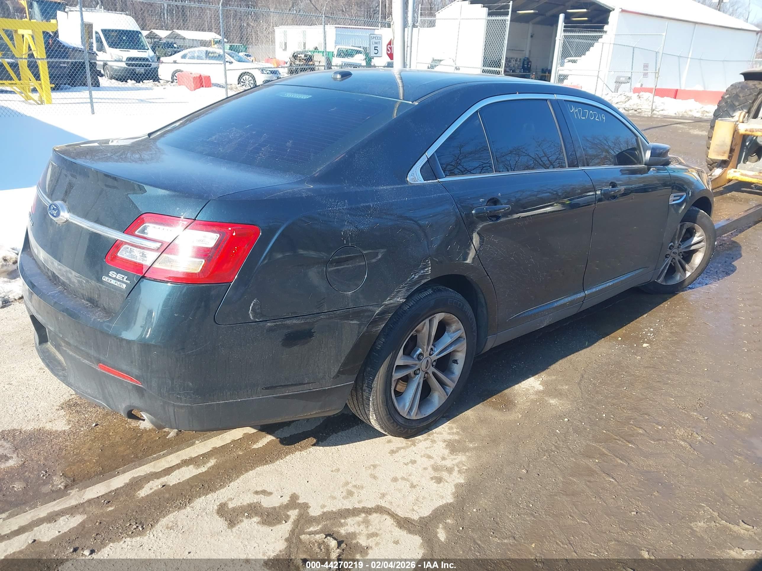 FORD TAURUS image 4