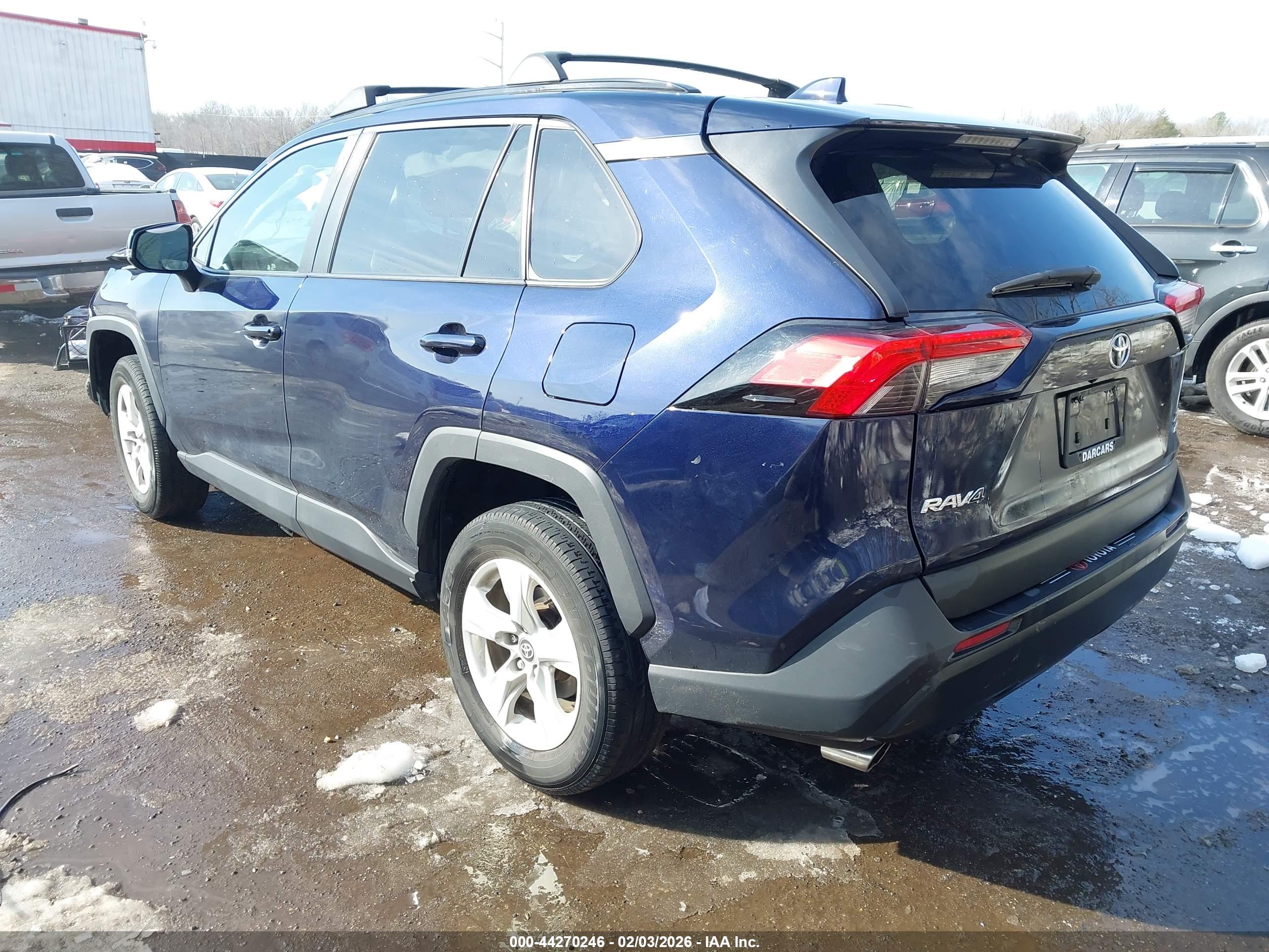 TOYOTA RAV4 image 3