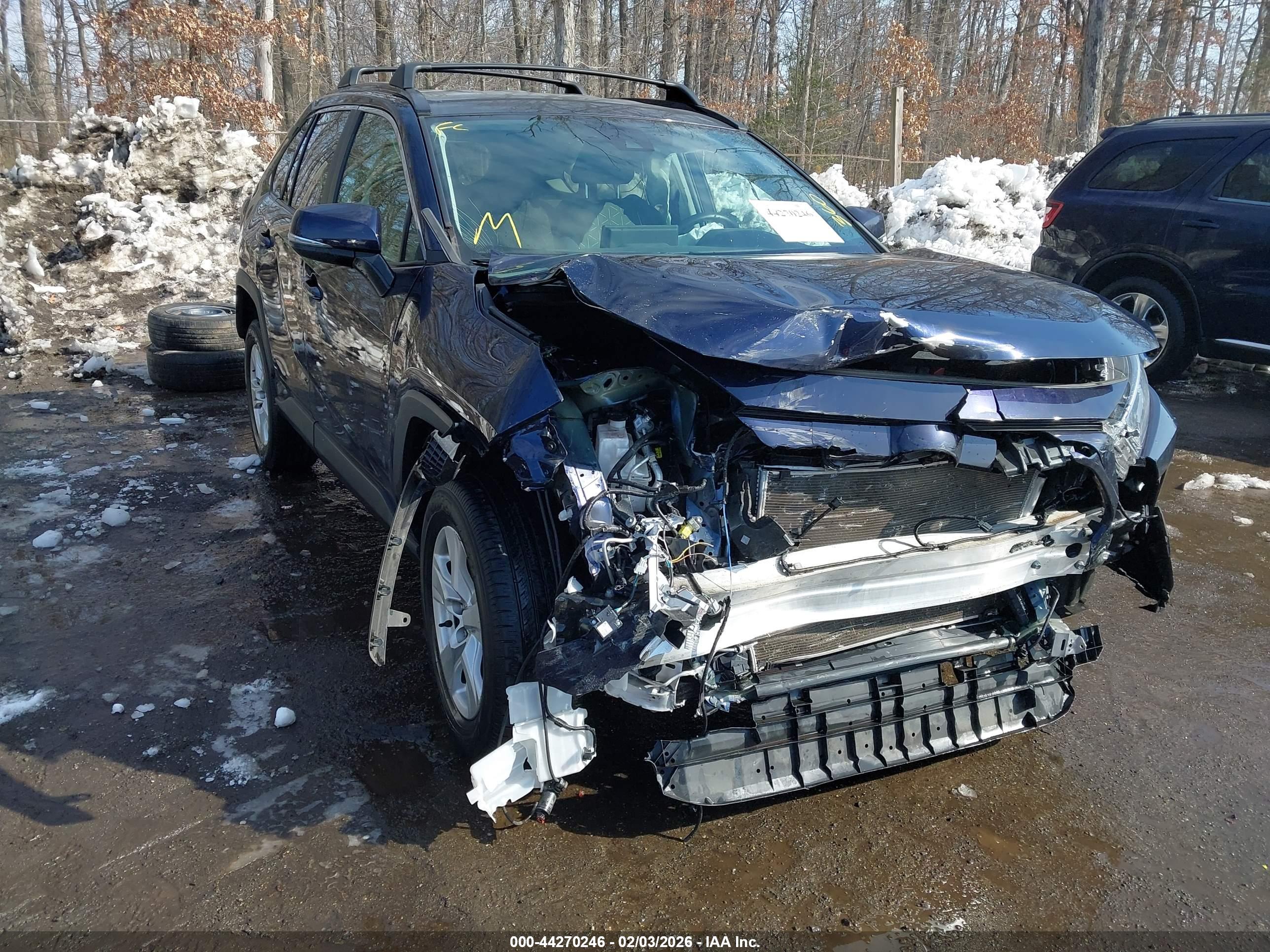 TOYOTA RAV4 image 6