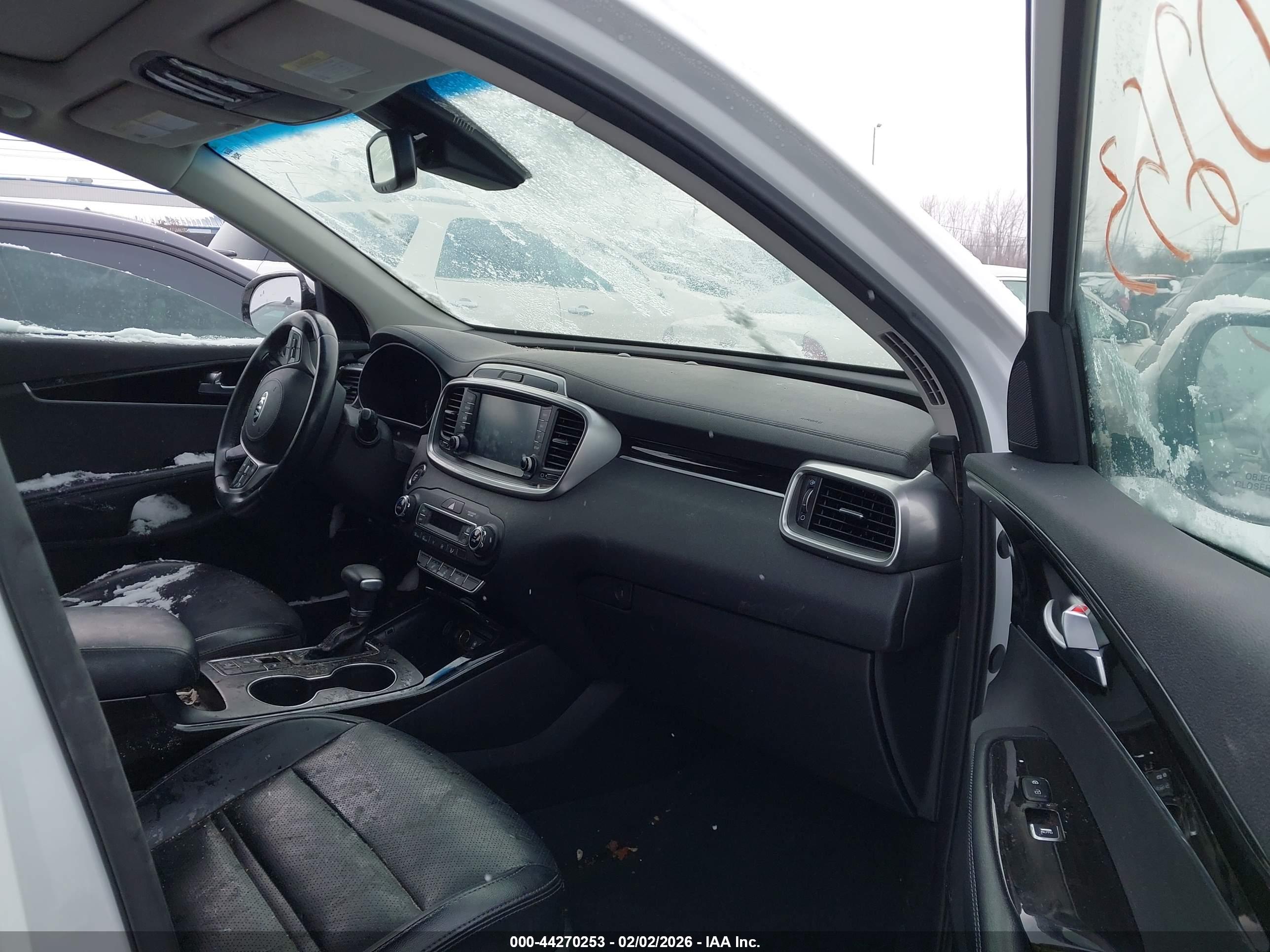KIA SORENTO image 5