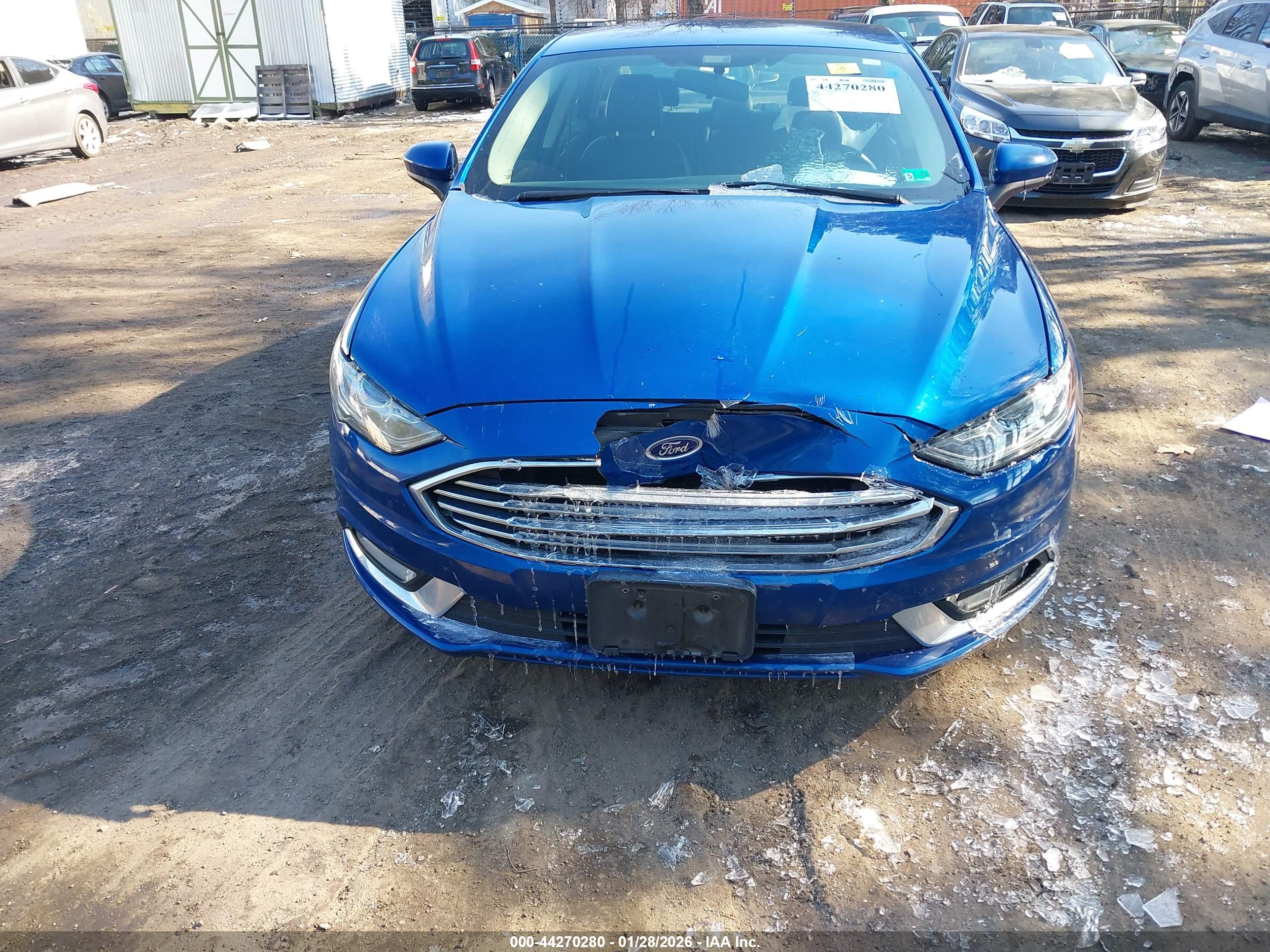 FORD FUSION image 6
