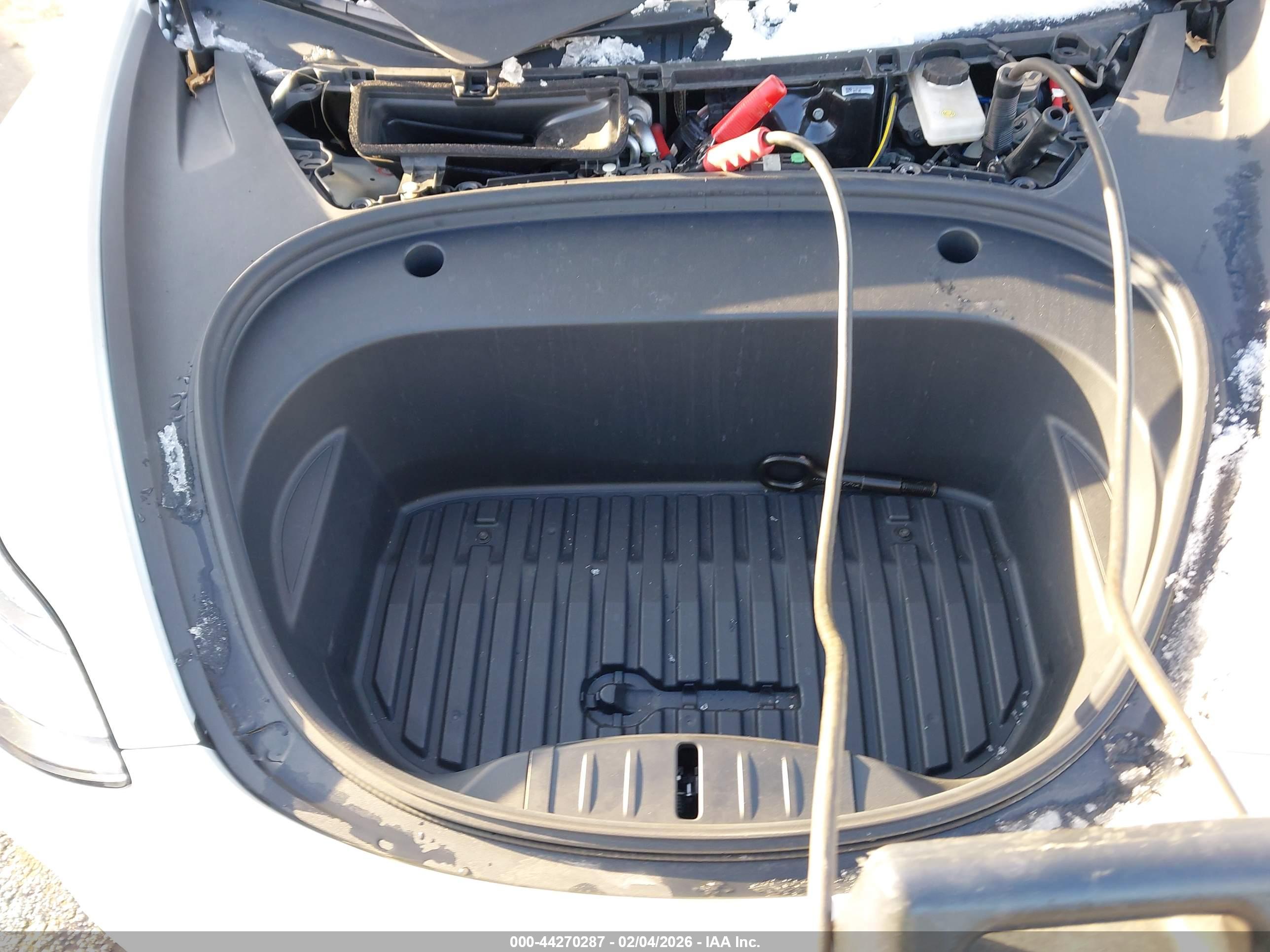 TESLA MODEL image 10