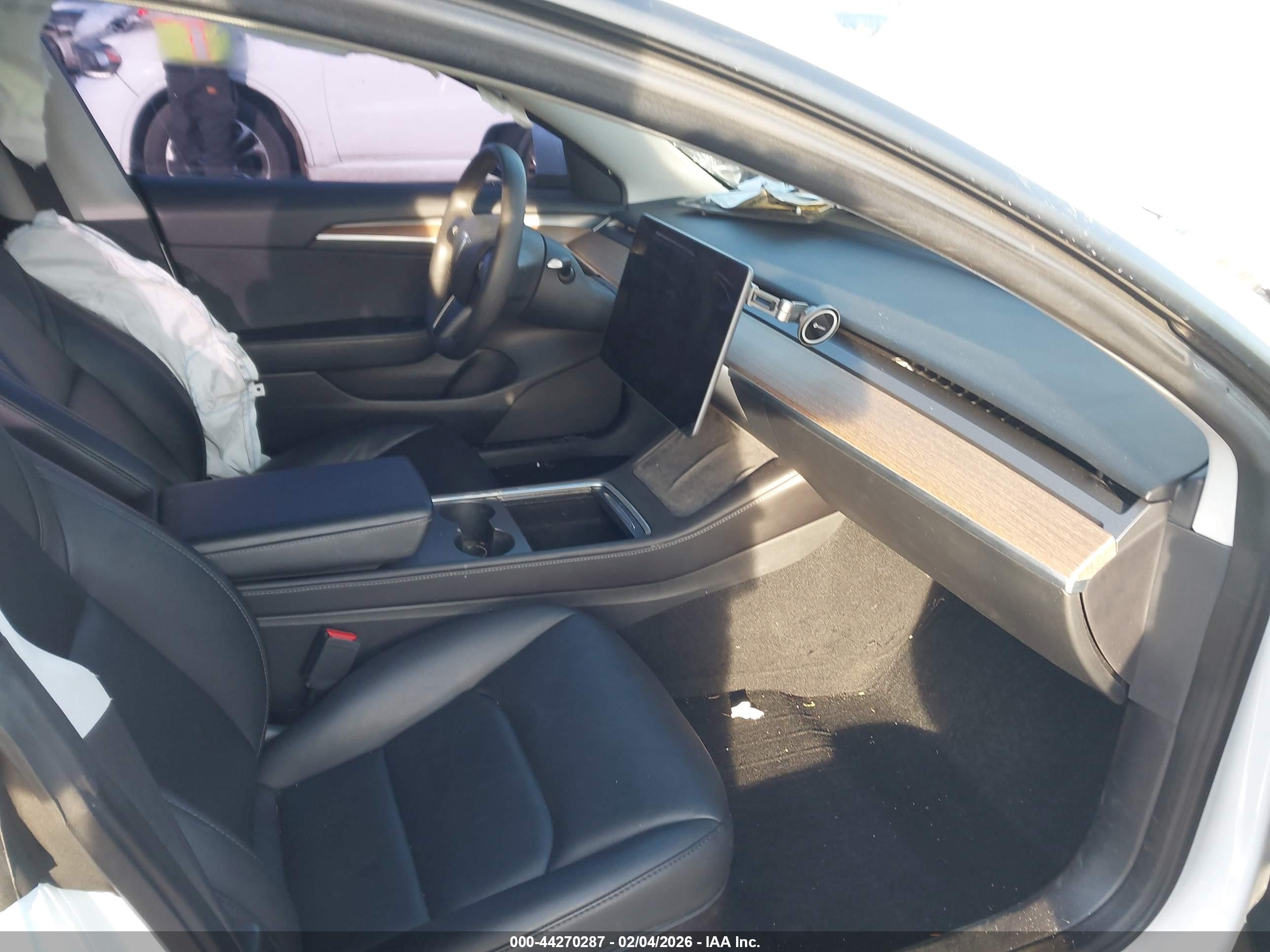 TESLA MODEL image 5