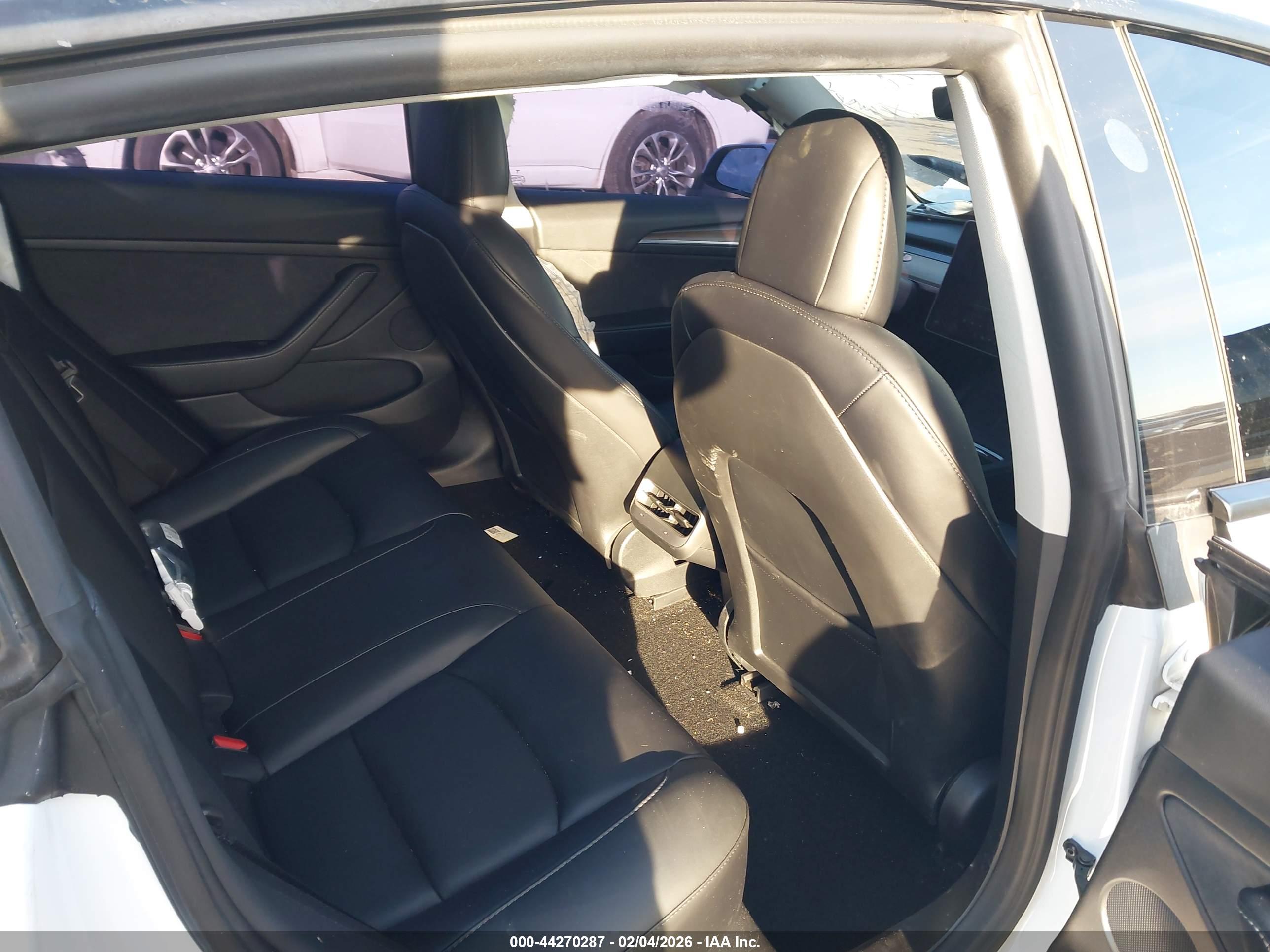 TESLA MODEL image 8